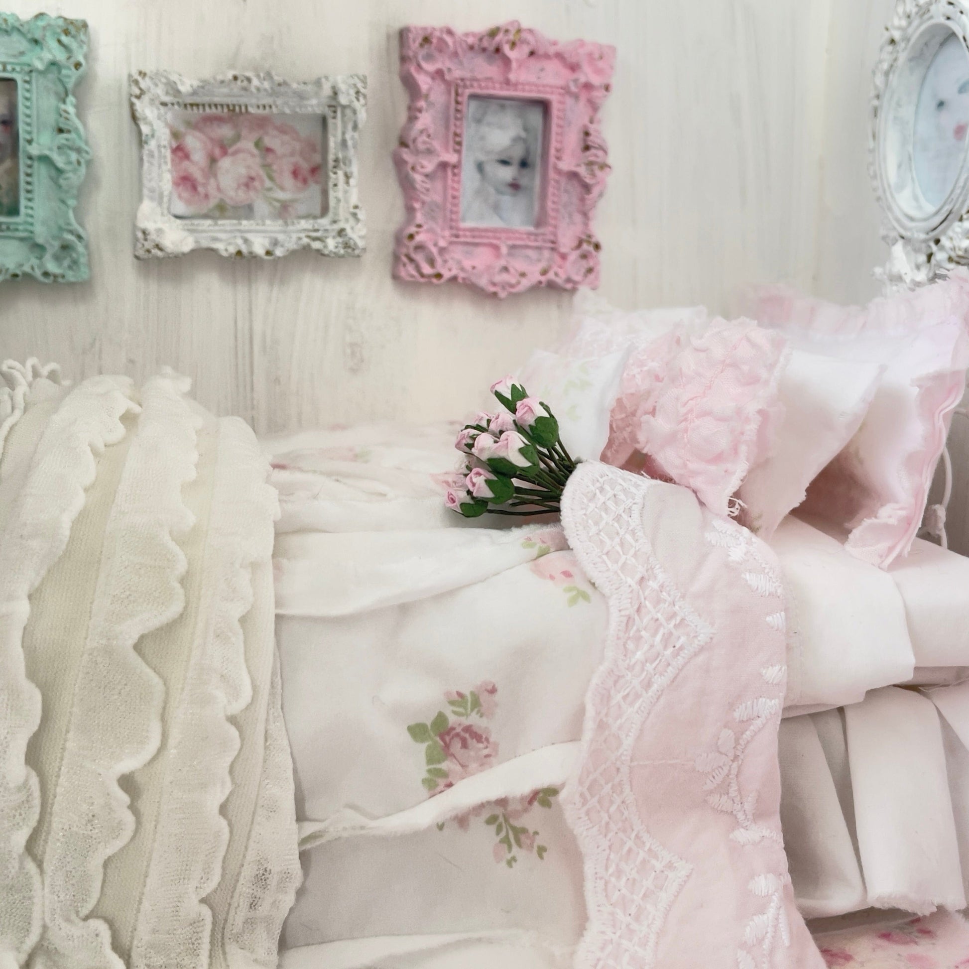 Chantallena Doll House Six whispering petals bed Faded 1:12 Scale Dressed Dollhouse Bed - The Faded Rose| Chantallena