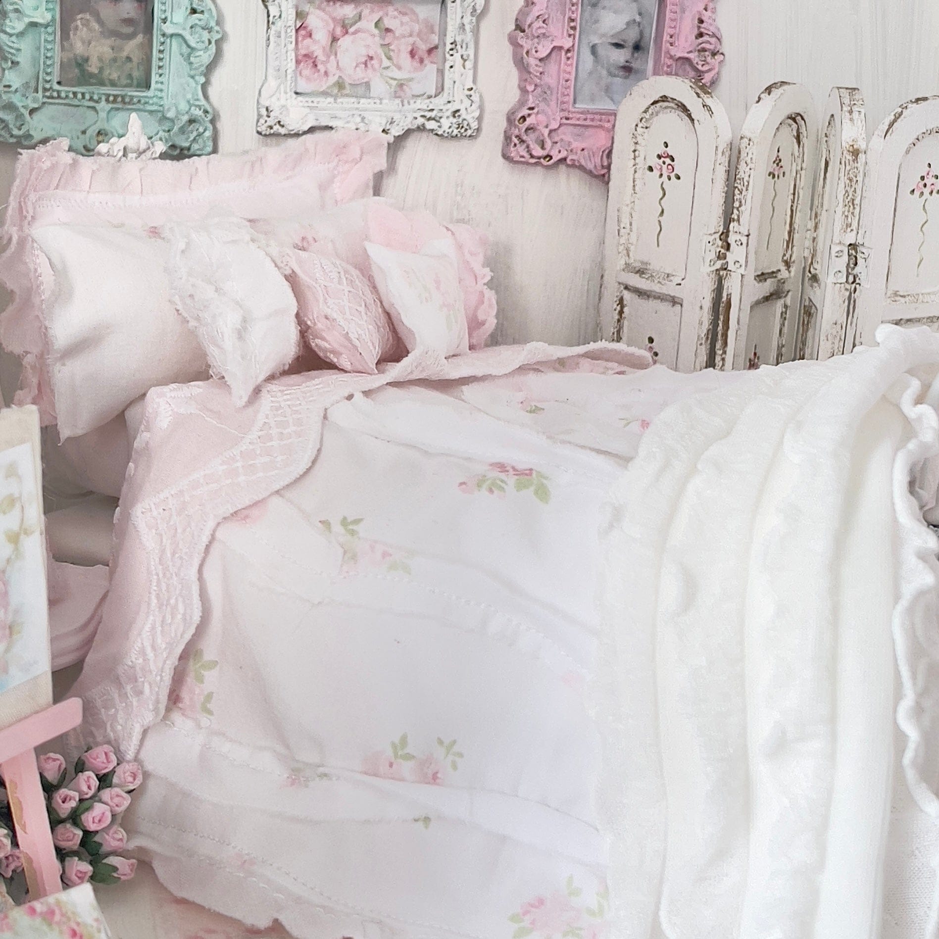 Chantallena Doll House Six whispering petals bed Faded 1:12 Scale Dressed Dollhouse Bed - The Faded Rose| Chantallena