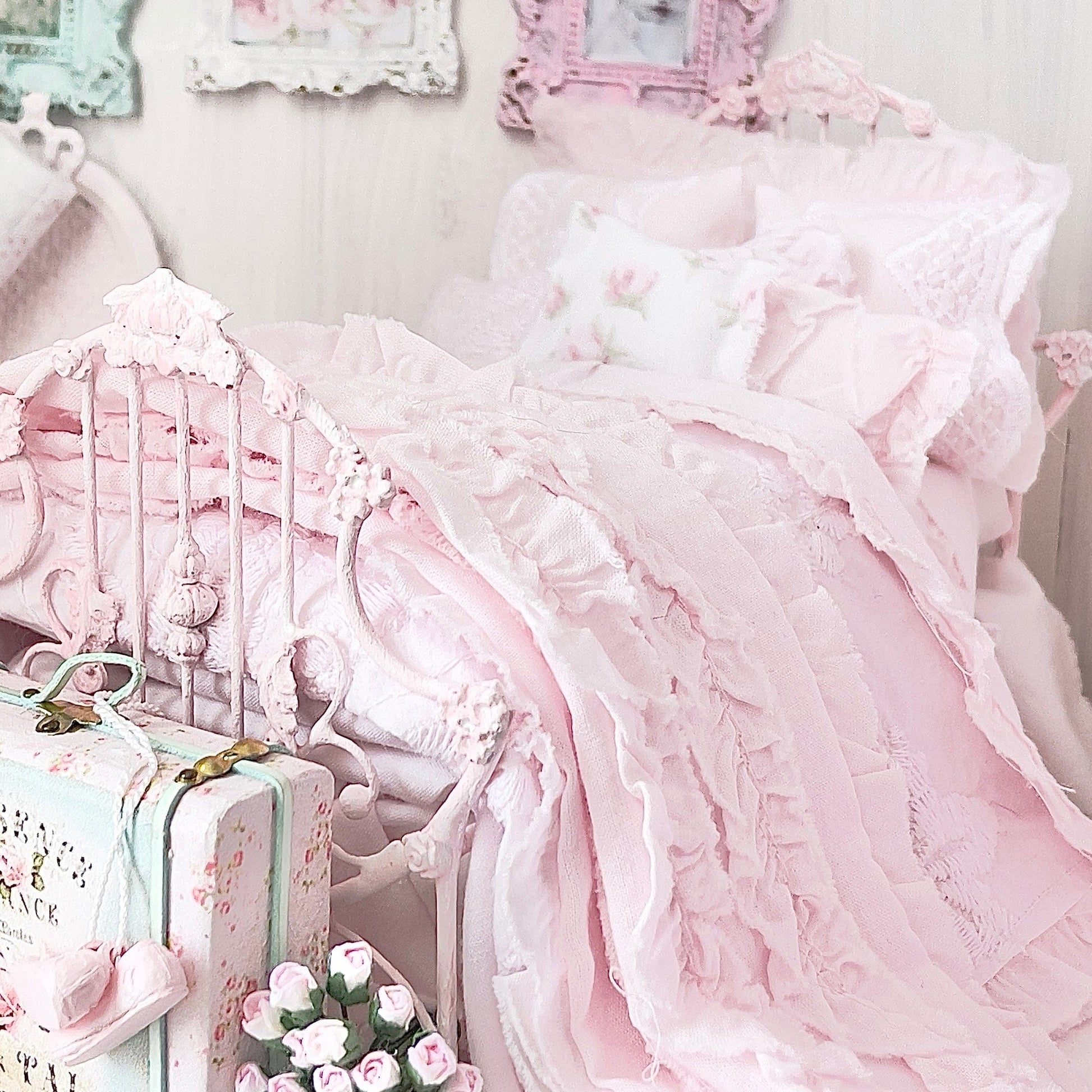 Chantallena Doll House Six whispering petals bed Lyrical 1:12 Scale Dressed Dollhouse Bed - Lyrical Roses | Chantallena