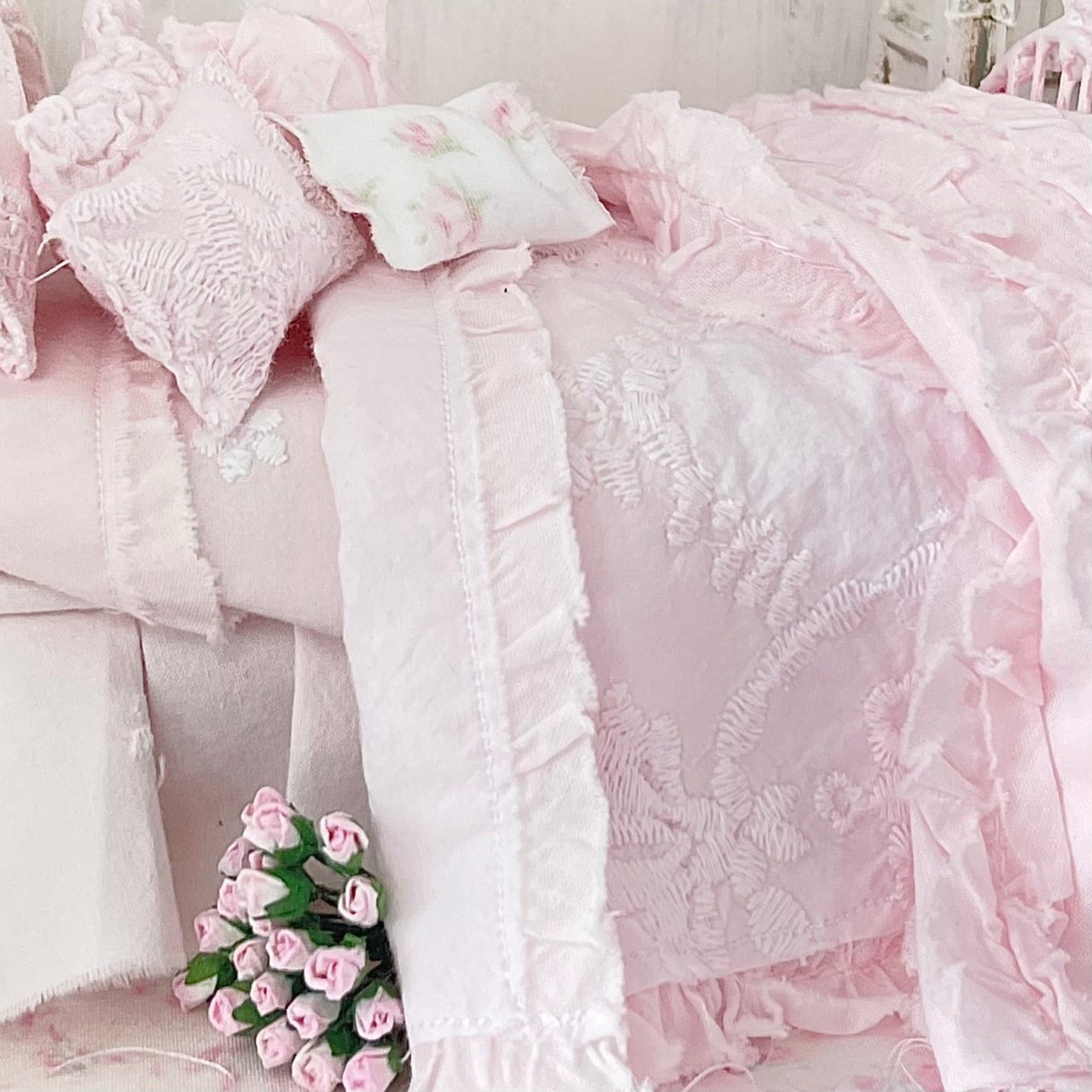 Chantallena Doll House Six whispering petals bed Lyrical 1:12 Scale Dressed Dollhouse Bed - Lyrical Roses | Chantallena