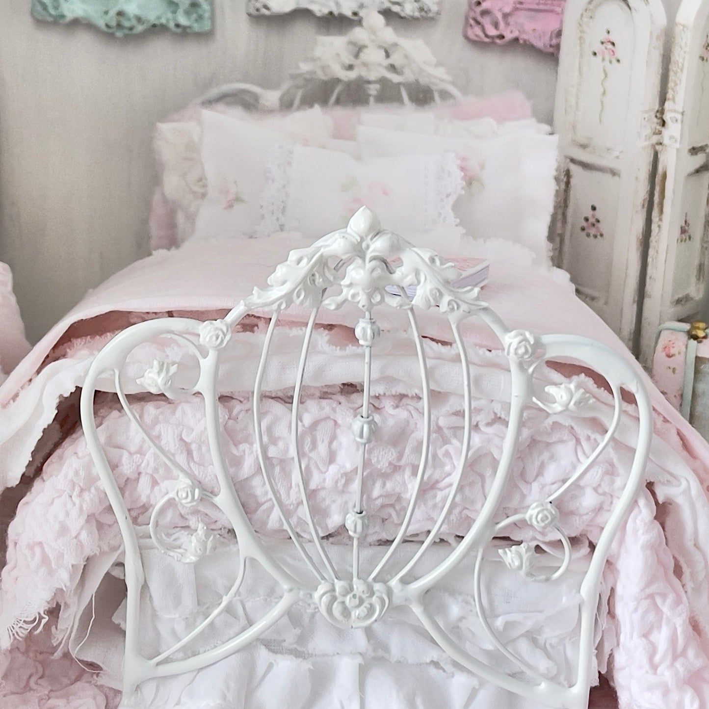 Chantallena Doll House Six whispering petals bed Quiet 1:12 Scale Dressed Dollhouse Bed - The Quiet Rose | Chantallena