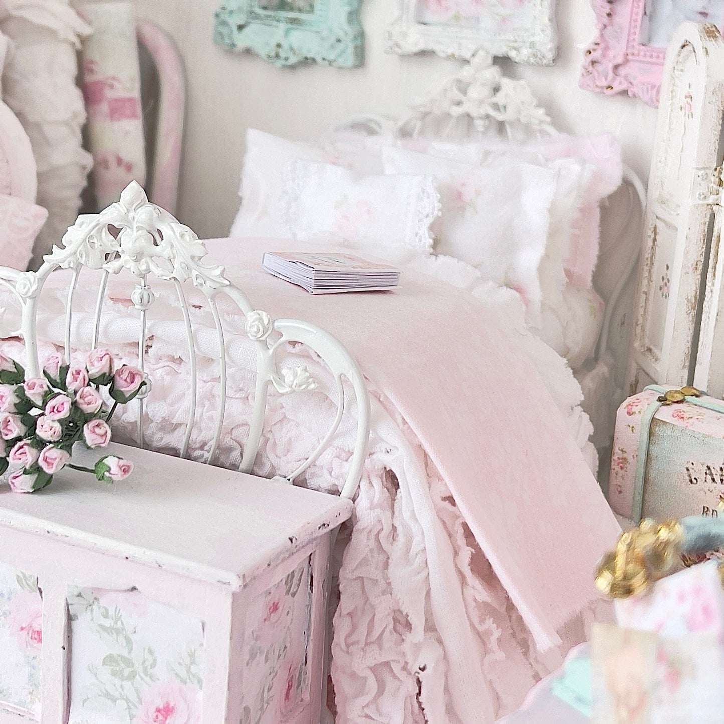 Chantallena Doll House Six whispering petals bed Quiet 1:12 Scale Dressed Dollhouse Bed - The Quiet Rose | Chantallena