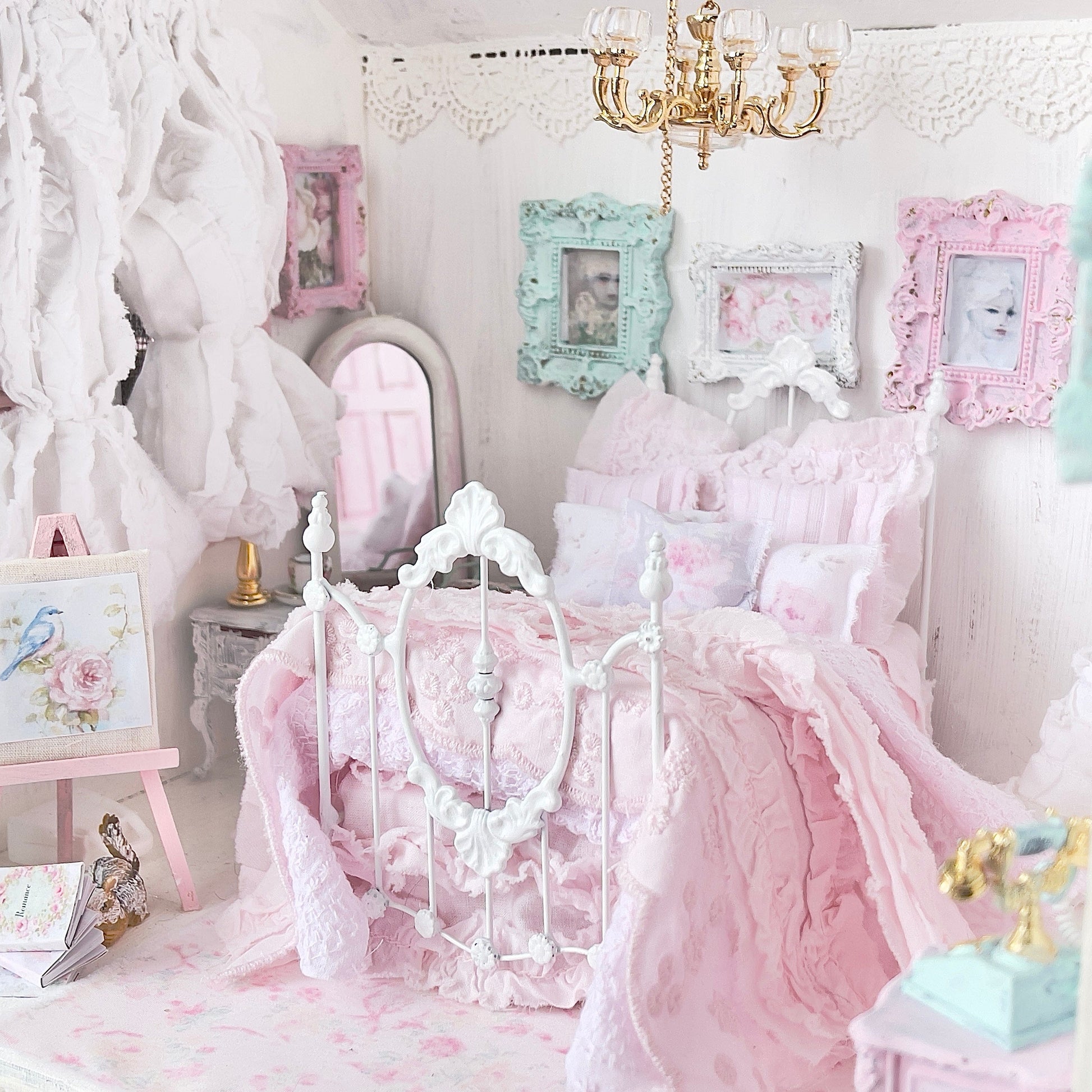 Chantallena Doll House Six whispering petals bed Touch 1:12 Scale Dressed Dollhouse Bed - A Touch of Roses| Chantallena