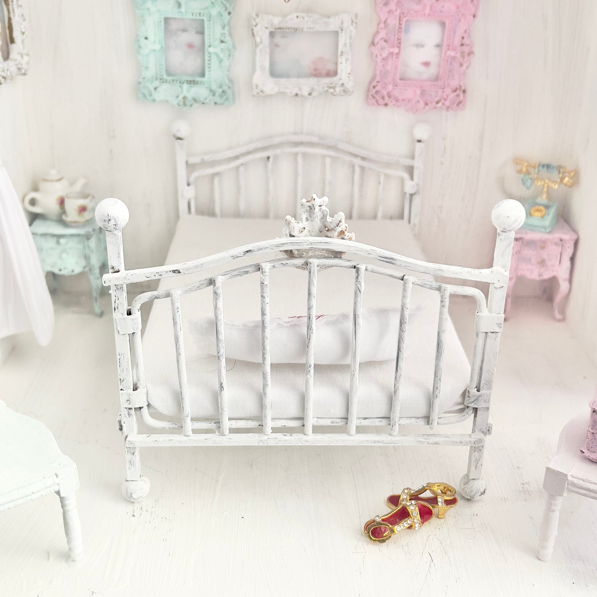 Chantallena Doll House White Distressed Painted Metal with Crown Double Bed- 1:12 Scale |Bare Romance