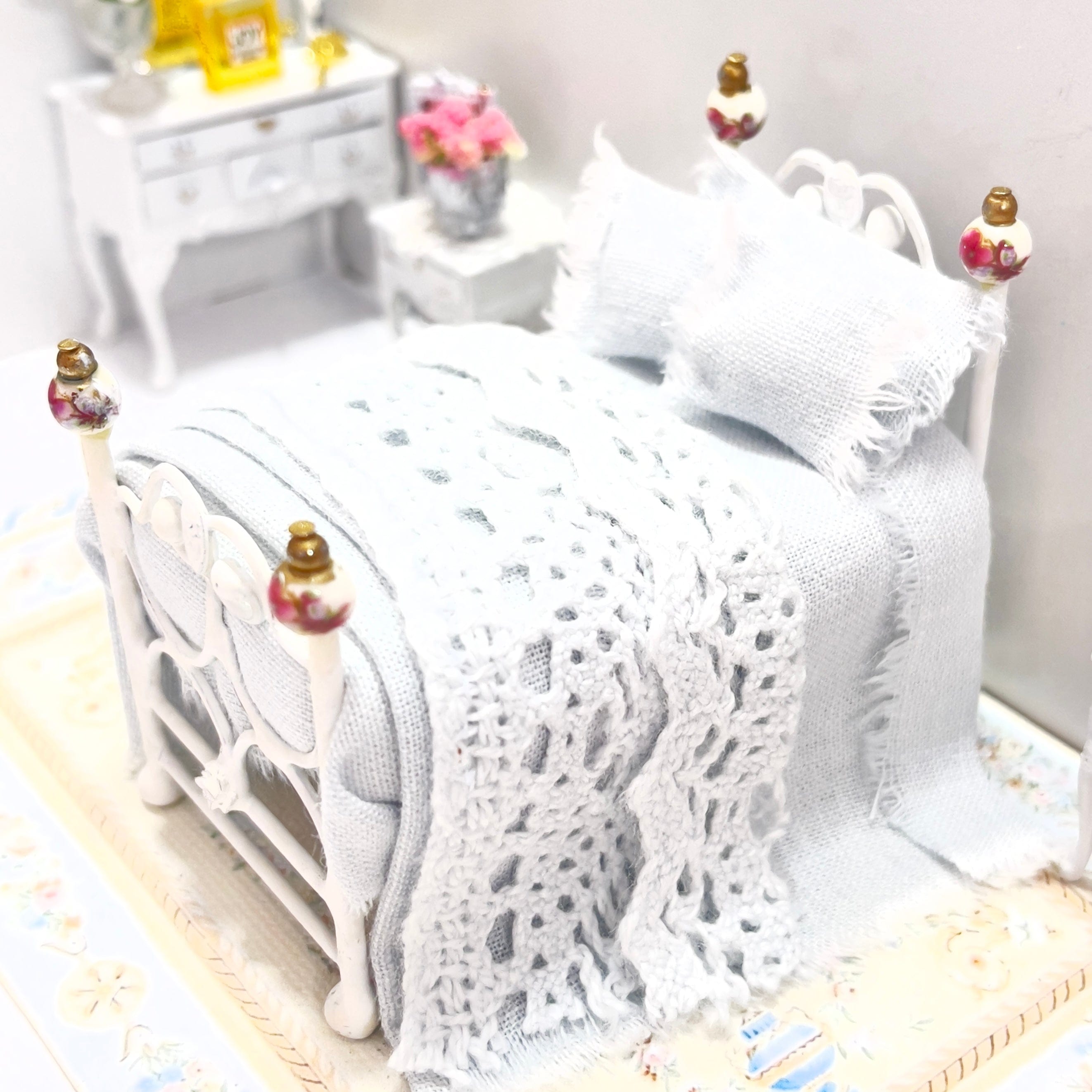 CHANTALLENA Dollhouse Accessories 1:24 Scale | Seven Piece Light Blue Linen Cotton Dollhouse Bedding Set | Petite Alea