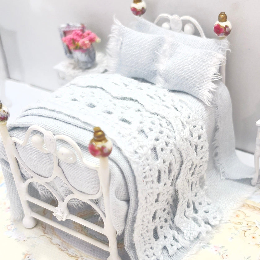 CHANTALLENA Dollhouse Accessories 1:24 Scale | Seven Piece Light Blue Linen Cotton Dollhouse Bedding Set | Petite Alea