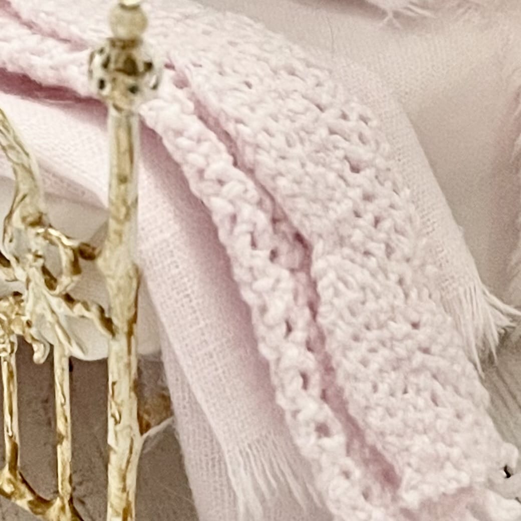 CHANTALLENA Dollhouse Accessories 1:24 Scale |  Six Piece Pink Linen Blend with Crocheted Throw Dollhouse Bedding Set | Petite Tedra