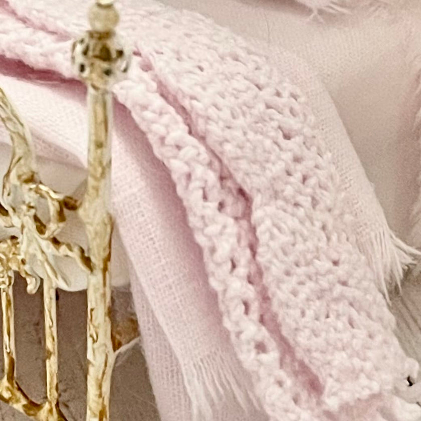 CHANTALLENA Dollhouse Accessories 1:24 Scale |  Six Piece Pink Linen Blend with Crocheted Throw Dollhouse Bedding Set | Petite Tedra
