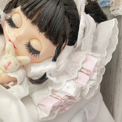 Chantallena fashion doll bedding 1:6 Scale-Spring Willow |White Lightly Textured Cotton Bedding Set | Dinah (Copy 2)