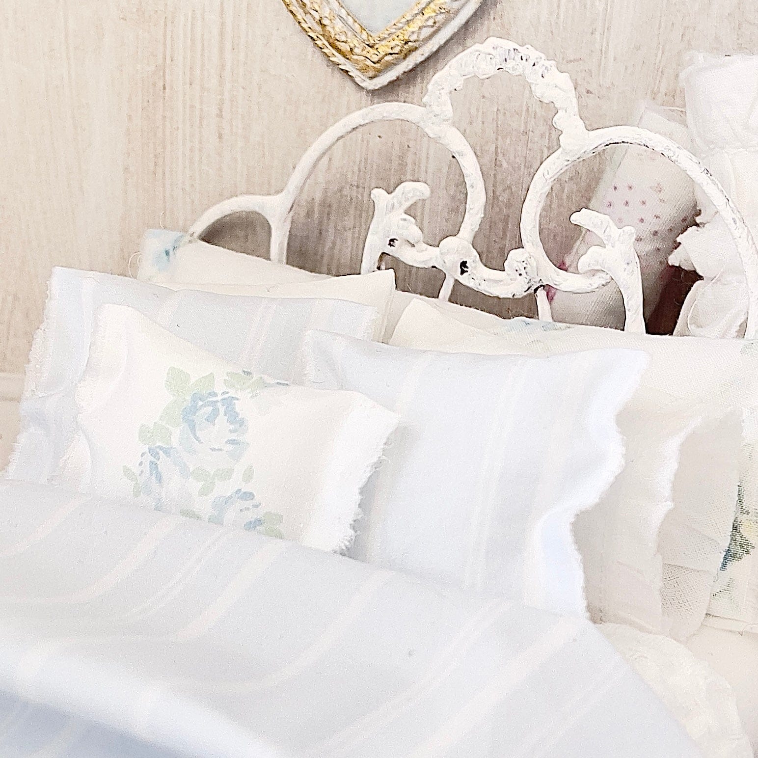 Chantallena Forever in bloom bedding sets 1:12 Scale Dollhouse Bedding Set- Anne Forever in Bloom Shabby Blue Stripes | Chantallena