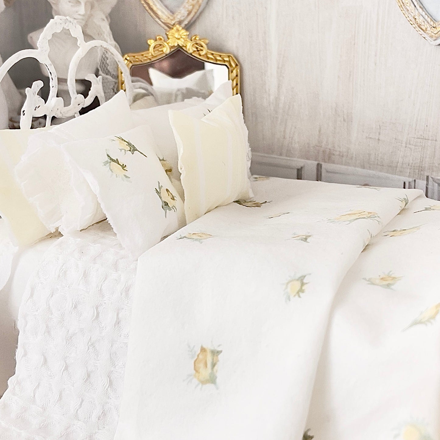 Chantallena Forever in bloom bedding sets 1:12 Scale Dollhouse Bedding Set- Belle Forever in Bloom Yellow Roses | Chantallena