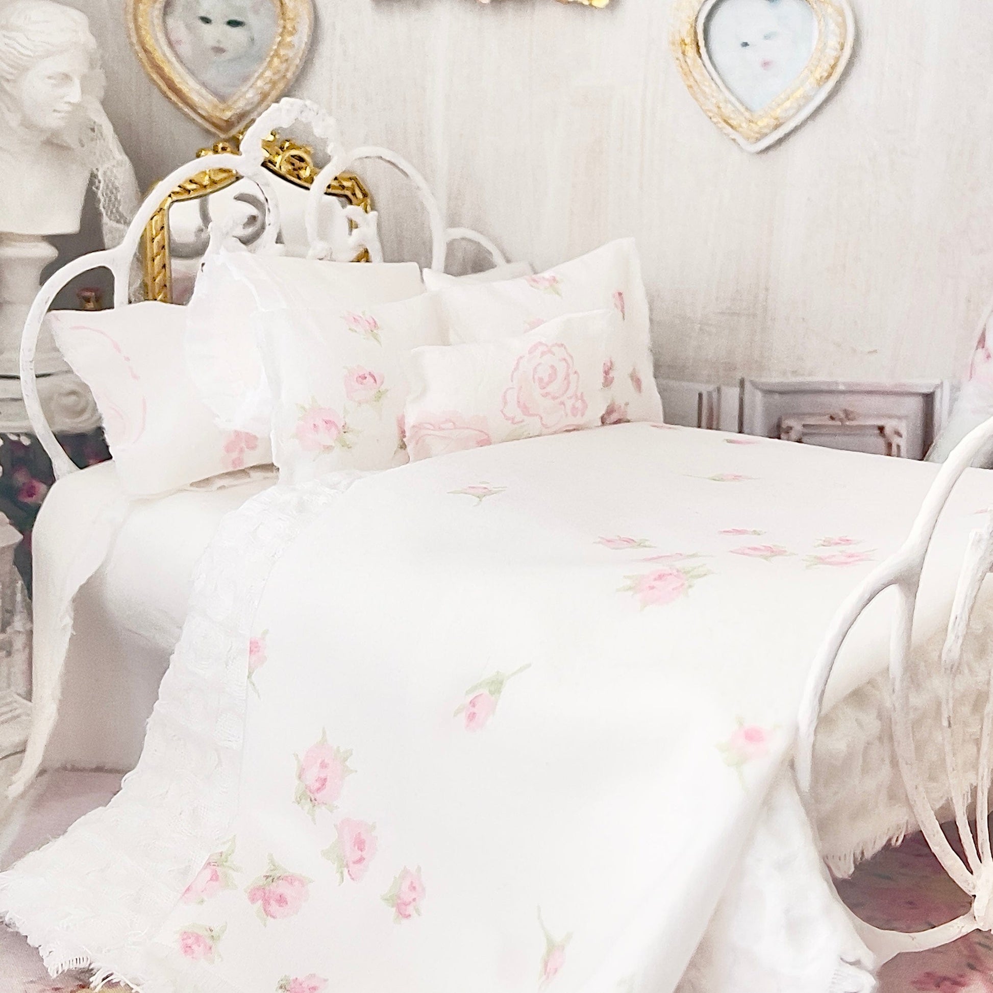 Chantallena Forever in bloom bedding sets 1:12 Scale Dollhouse Bedding Set- Chia Forever in Bloom Pink Sprinkled Roses| Chantallena