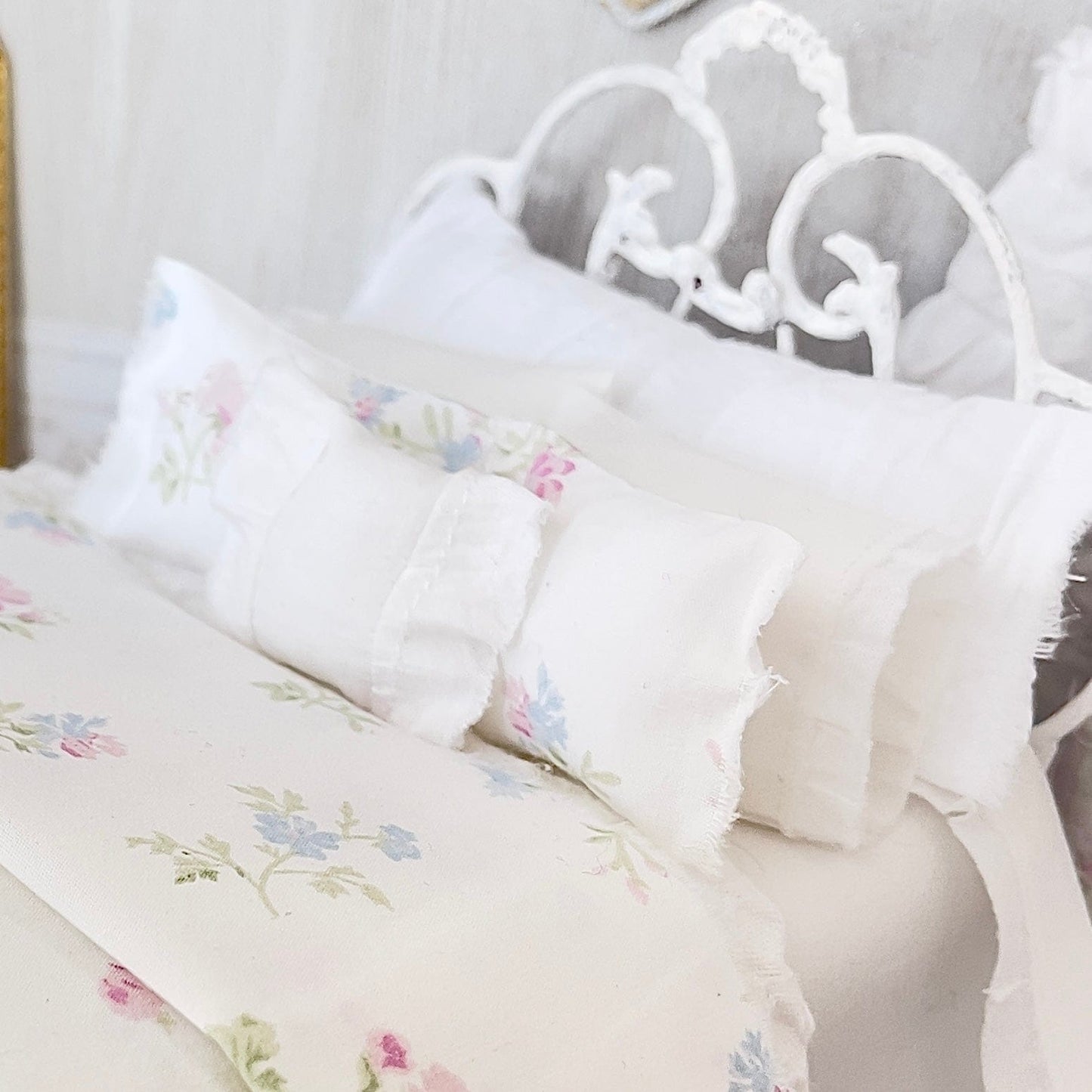 Chantallena Forever in bloom bedding sets 1:12 Scale Dollhouse Bedding Set- Demi Forever in Bloom Shabby Pastel Wildflowers | Chantallena