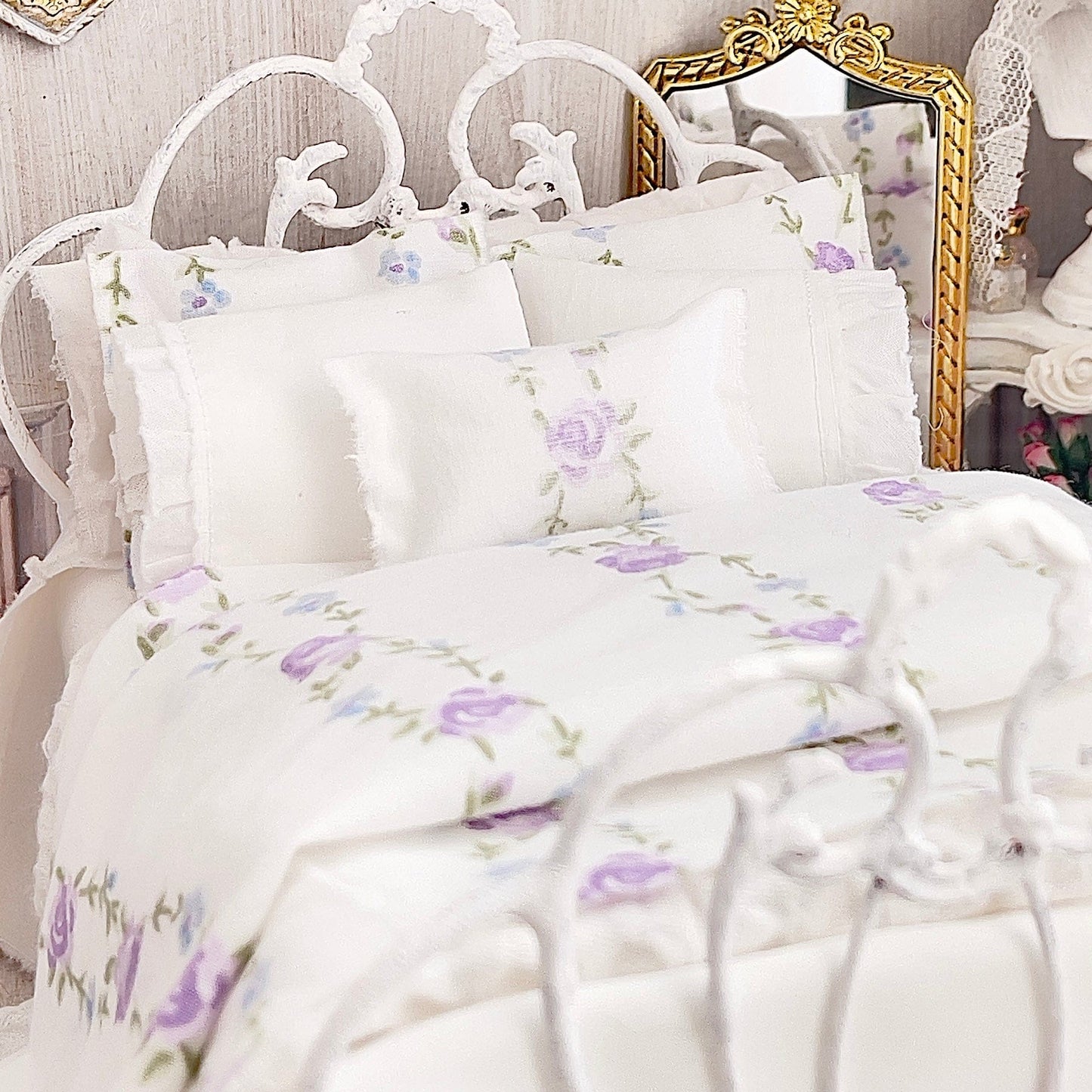 Chantallena Forever in bloom bedding sets 1:12 Scale Dollhouse Bedding Set- Mabel Forever in Bloom Lavender Rose Trellis | Chantallena