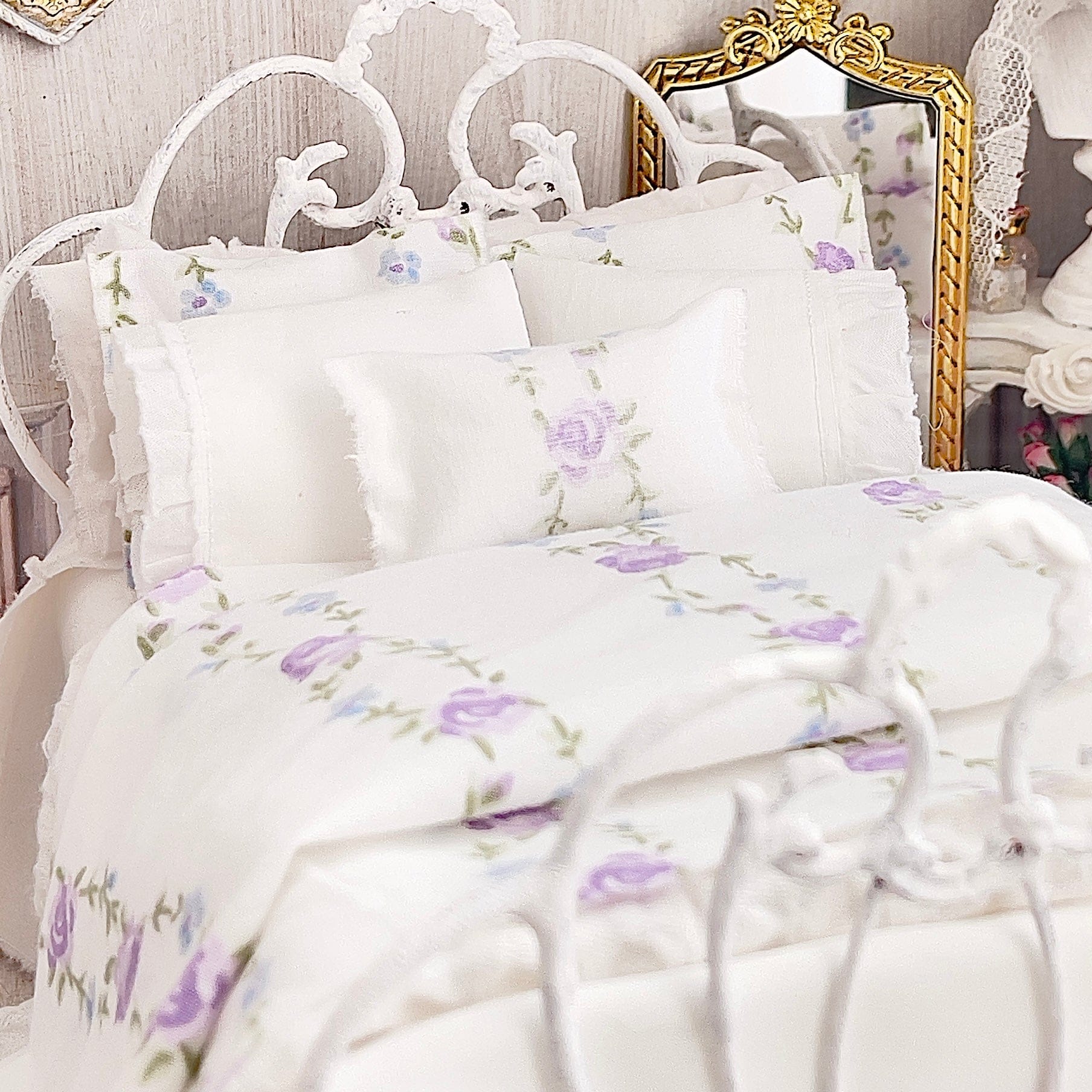Chantallena Forever in bloom bedding sets 1:12 Scale Dollhouse Bedding Set- Mabel Forever in Bloom Lavender Rose Trellis | Chantallena