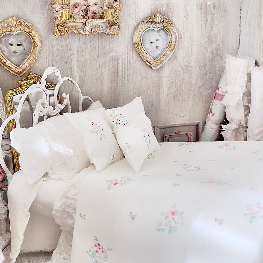 Chantallena Forever in bloom bedding sets 1:12 Scale Dollhouse Bedding Set- Pearl Forever in Bloom Pink, Blue and Mint Rose Clusters| Chantallena