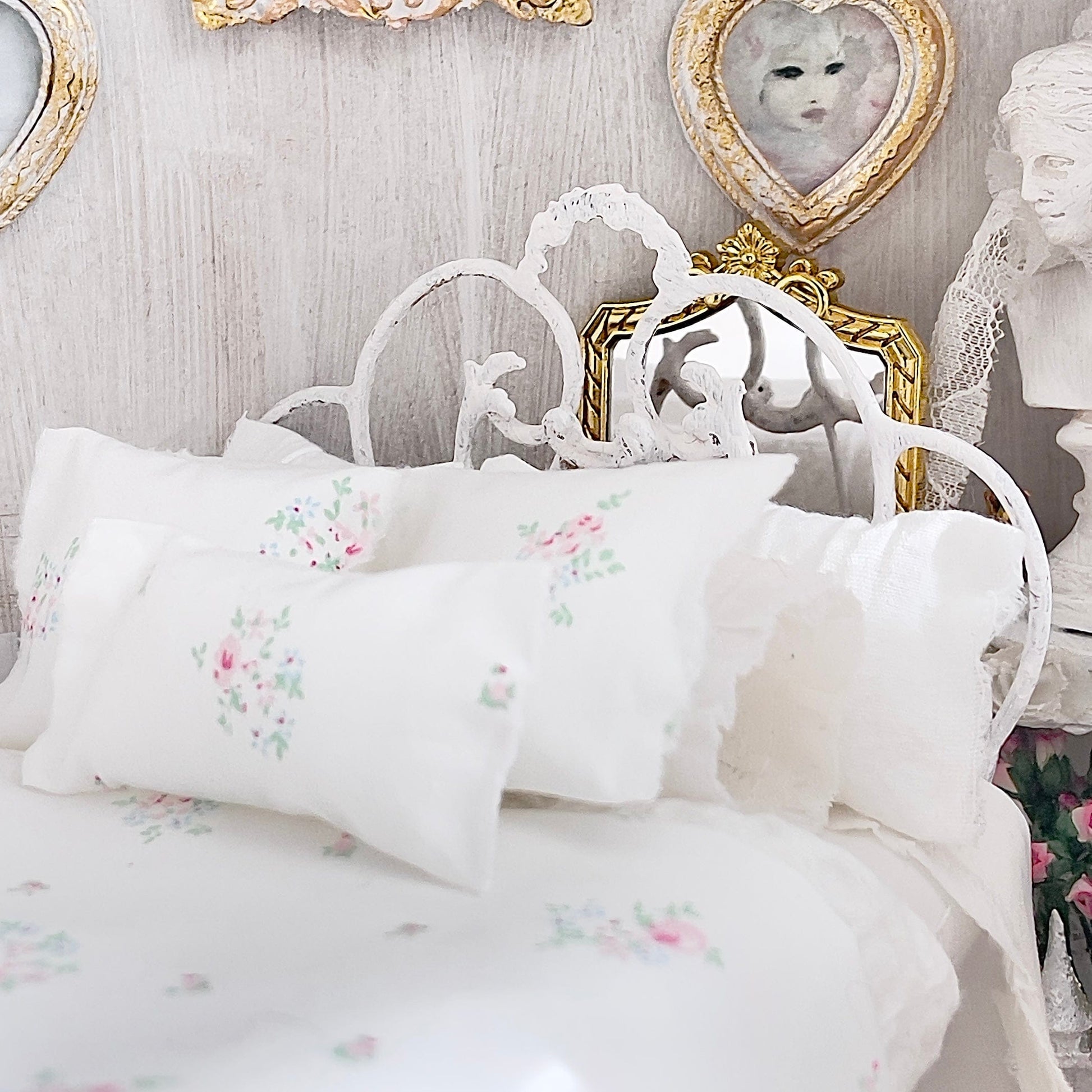 Chantallena Forever in bloom bedding sets 1:12 Scale Dollhouse Bedding Set- Pearl Forever in Bloom Pink, Blue and Mint Rose Clusters| Chantallena