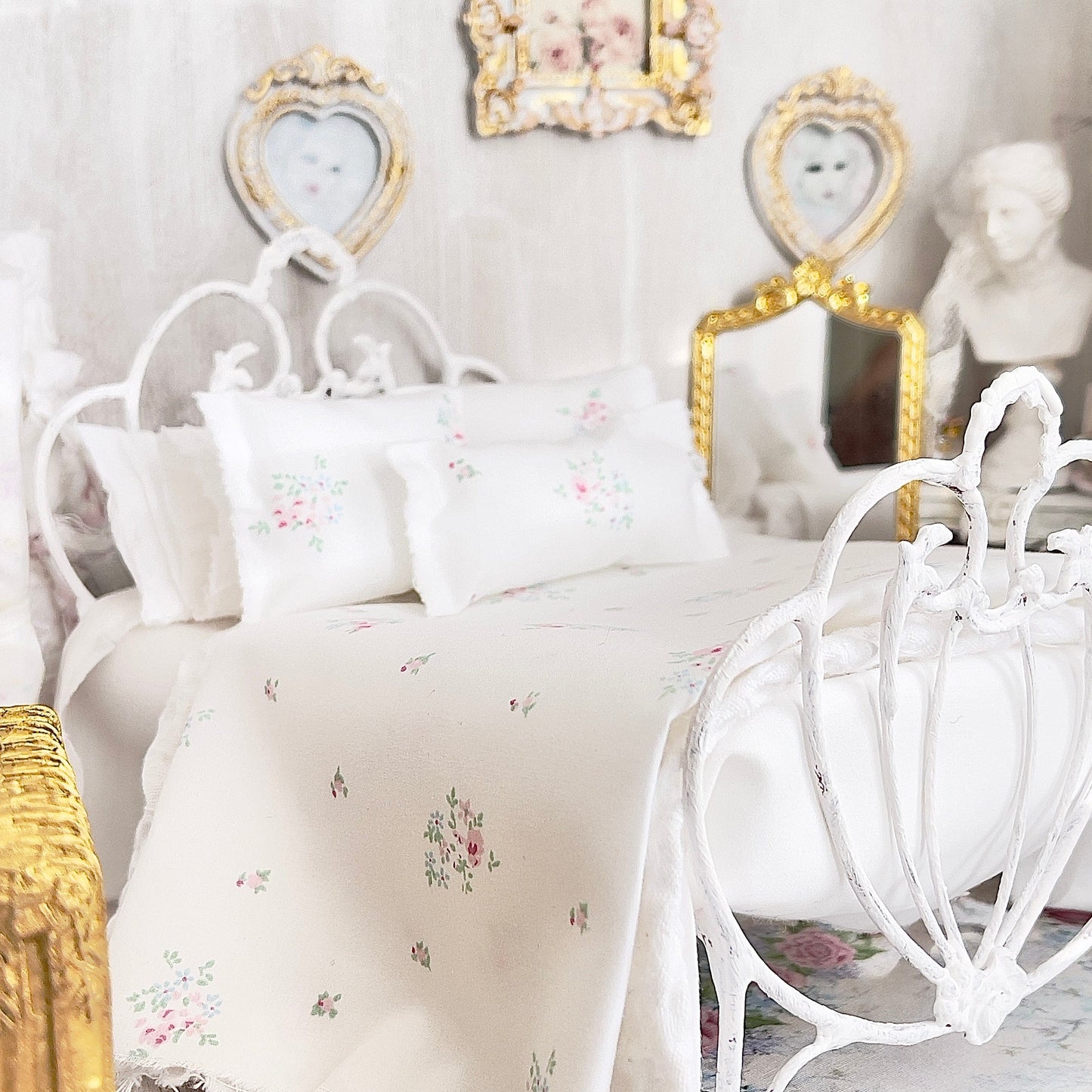 Chantallena Forever in bloom bedding sets 1:12 Scale Dollhouse Bedding Set- Pearl Forever in Bloom Pink, Blue and Mint Rose Clusters| Chantallena