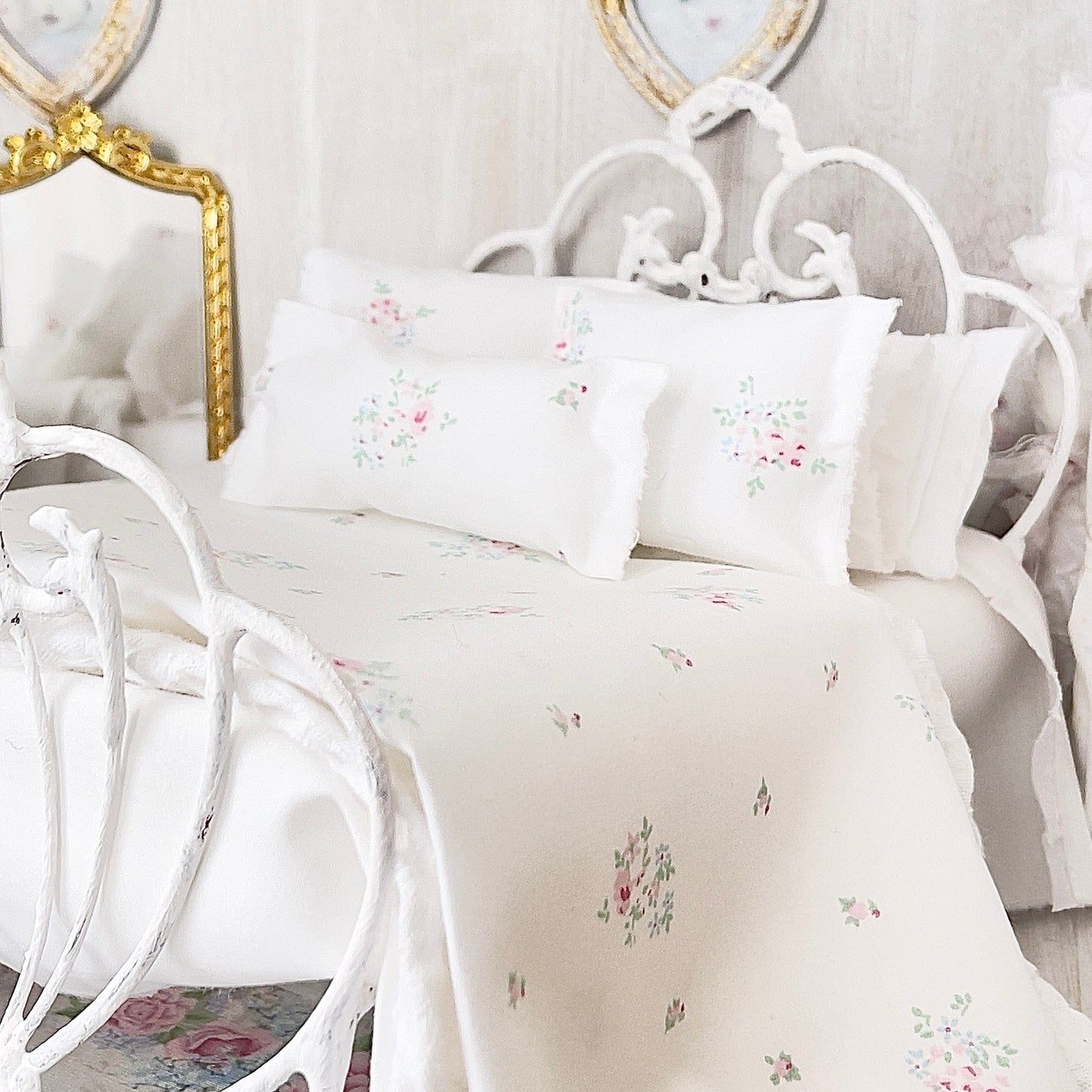 Chantallena Forever in bloom bedding sets 1:12 Scale Dollhouse Bedding Set- Pearl Forever in Bloom Pink, Blue and Mint Rose Clusters| Chantallena
