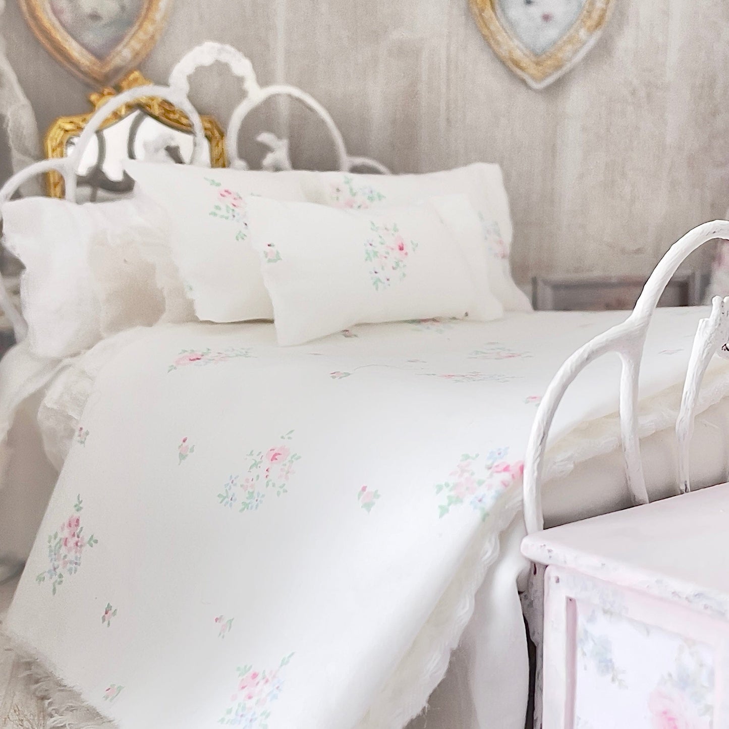Chantallena Forever in bloom bedding sets 1:12 Scale Dollhouse Bedding Set- Pearl Forever in Bloom Pink, Blue and Mint Rose Clusters| Chantallena