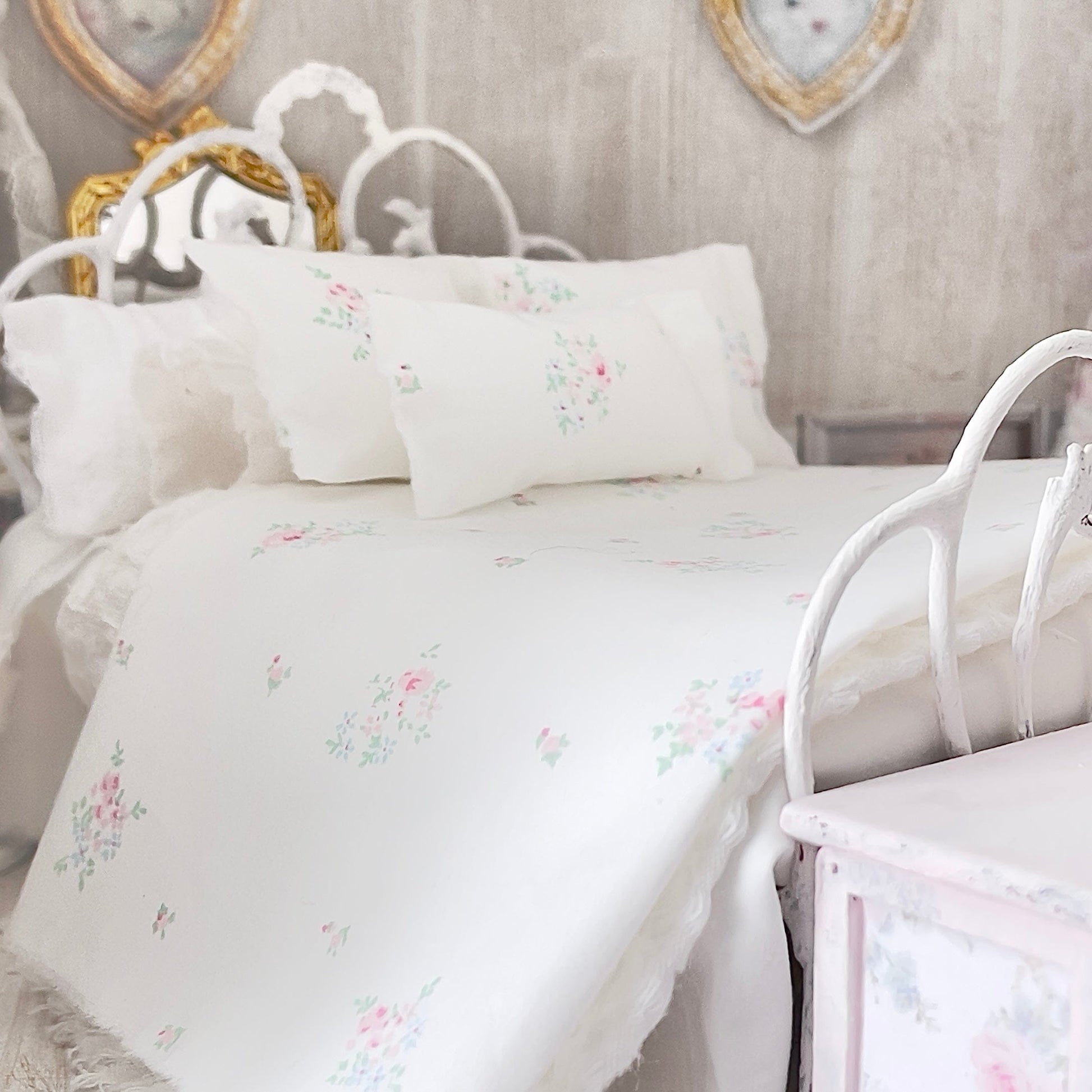 Chantallena Forever in bloom bedding sets 1:12 Scale Dollhouse Bedding Set- Pearl Forever in Bloom Pink, Blue and Mint Rose Clusters| Chantallena