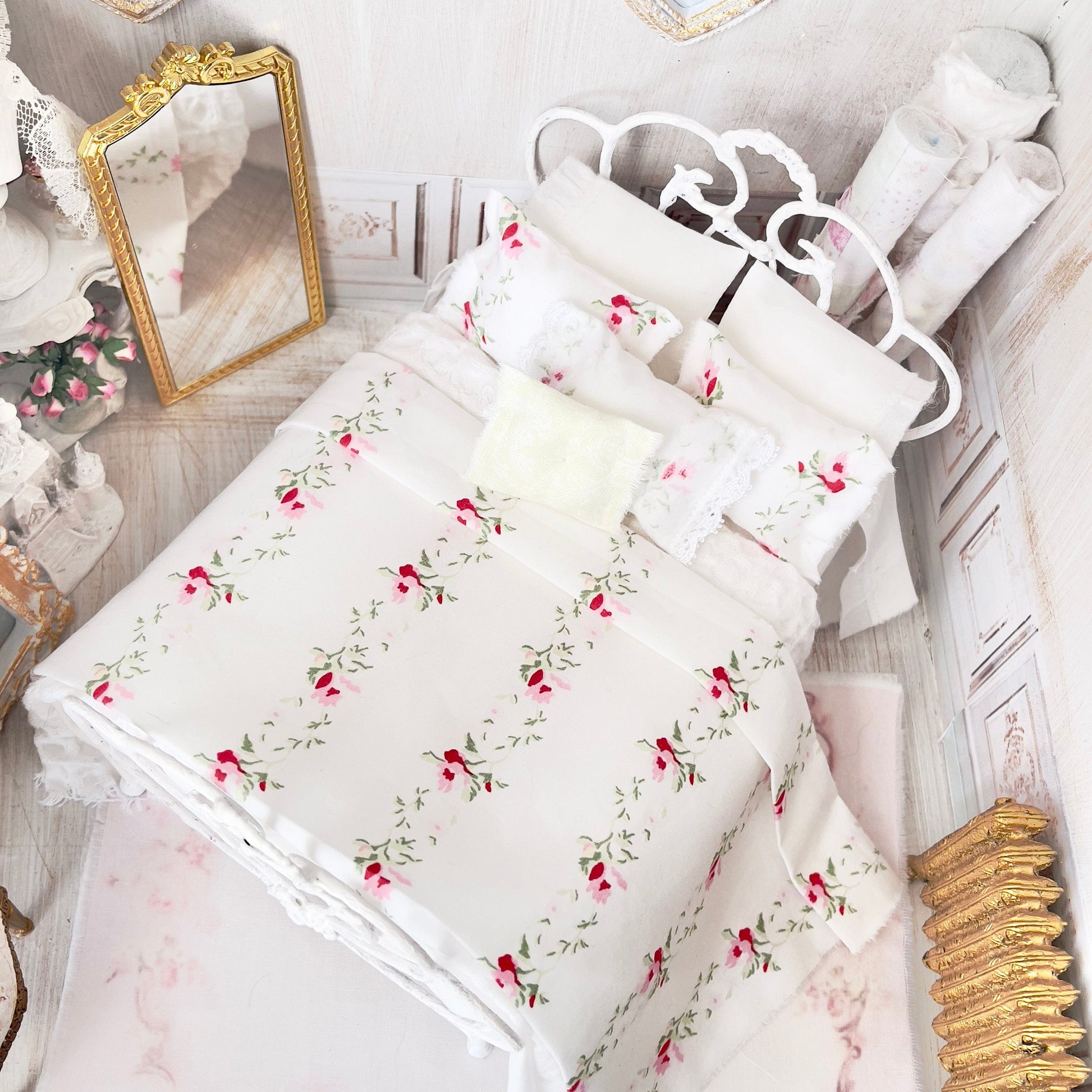 Chantallena Forever in bloom bedding sets 1:12 Scale Dollhouse Bedding Set- Tilly Forever in Bloom Shabby Rose Trellis | Chantallena