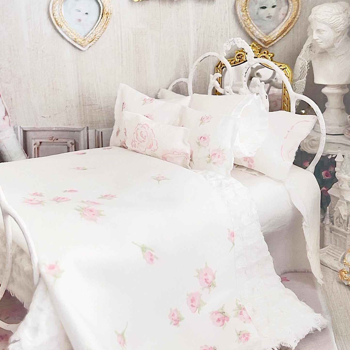 Chantallena Forever in bloom bedding sets Double (9 inch by 9 inch) 1:12 Scale Dollhouse Bedding Set- Chia Forever in Bloom Pink Sprinkled Roses| Chantallena