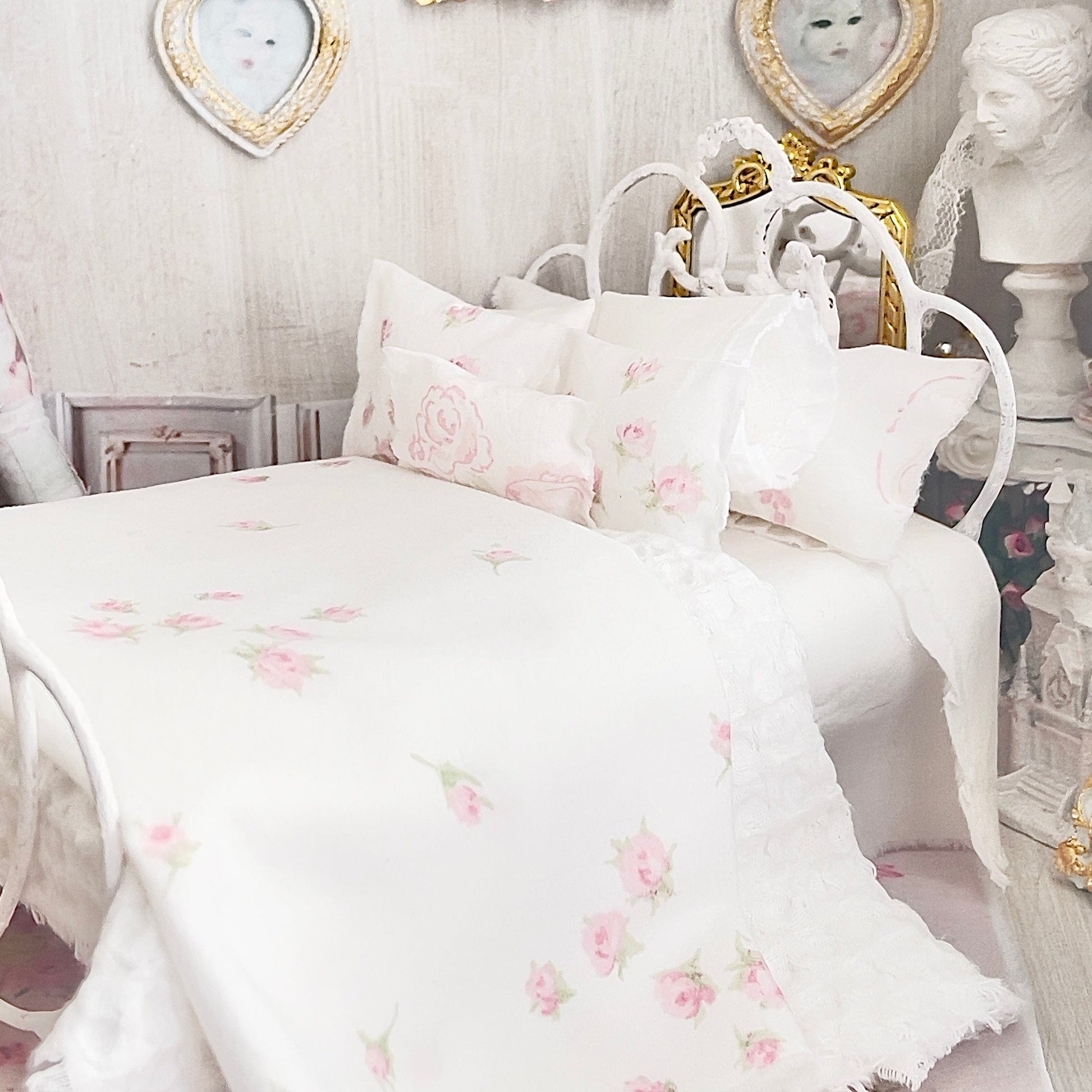 Chantallena Forever in bloom bedding sets Double (9 inch by 9 inch) 1:12 Scale Dollhouse Bedding Set- Chia Forever in Bloom Pink Sprinkled Roses| Chantallena