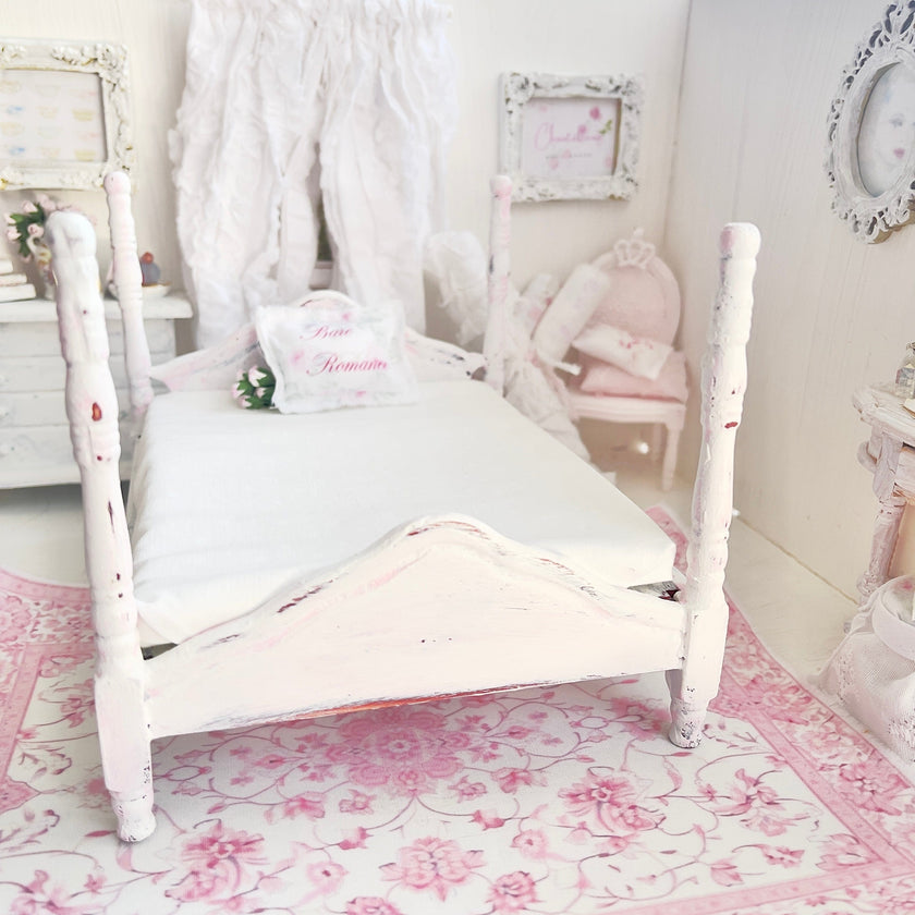 Chantallena Furniture 1:12 Scale Distressed Painted Shabby White and Pink Wooden Double Four Poster Dollhouse Bed| Unwritten Romance |Chantallena