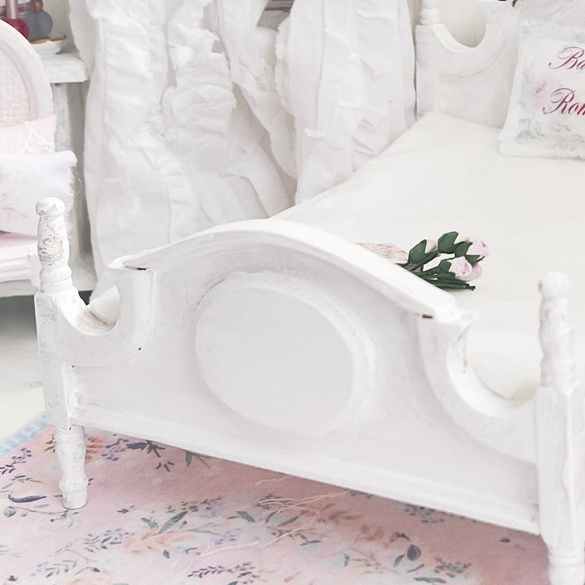 Chantallena Furniture 1:12 Scale Distressed Painted Shabby White Wooden Double Short Poster Dollhouse Bed| Unwritten Romance |Chantallena