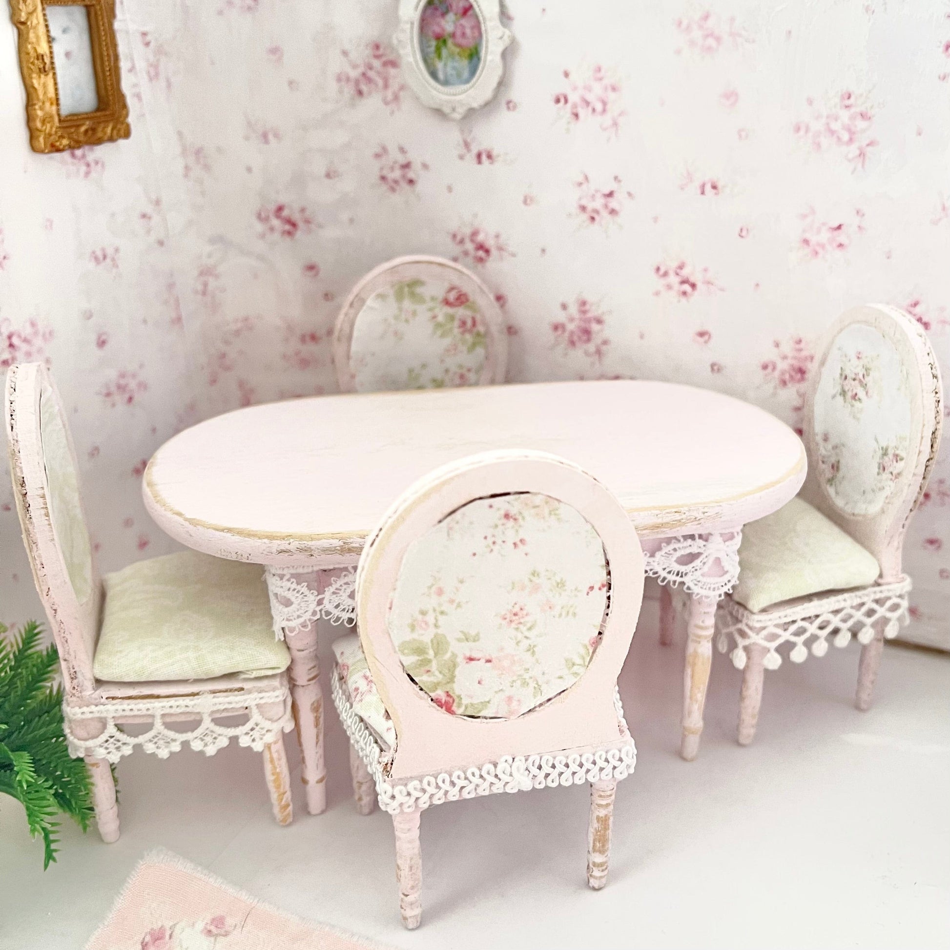 Chantallena Furniture 1:12 Scale Dollhouse Shabby Dining Table with Four Chairs- Seventh Petal Painted Furniture | Chantallena