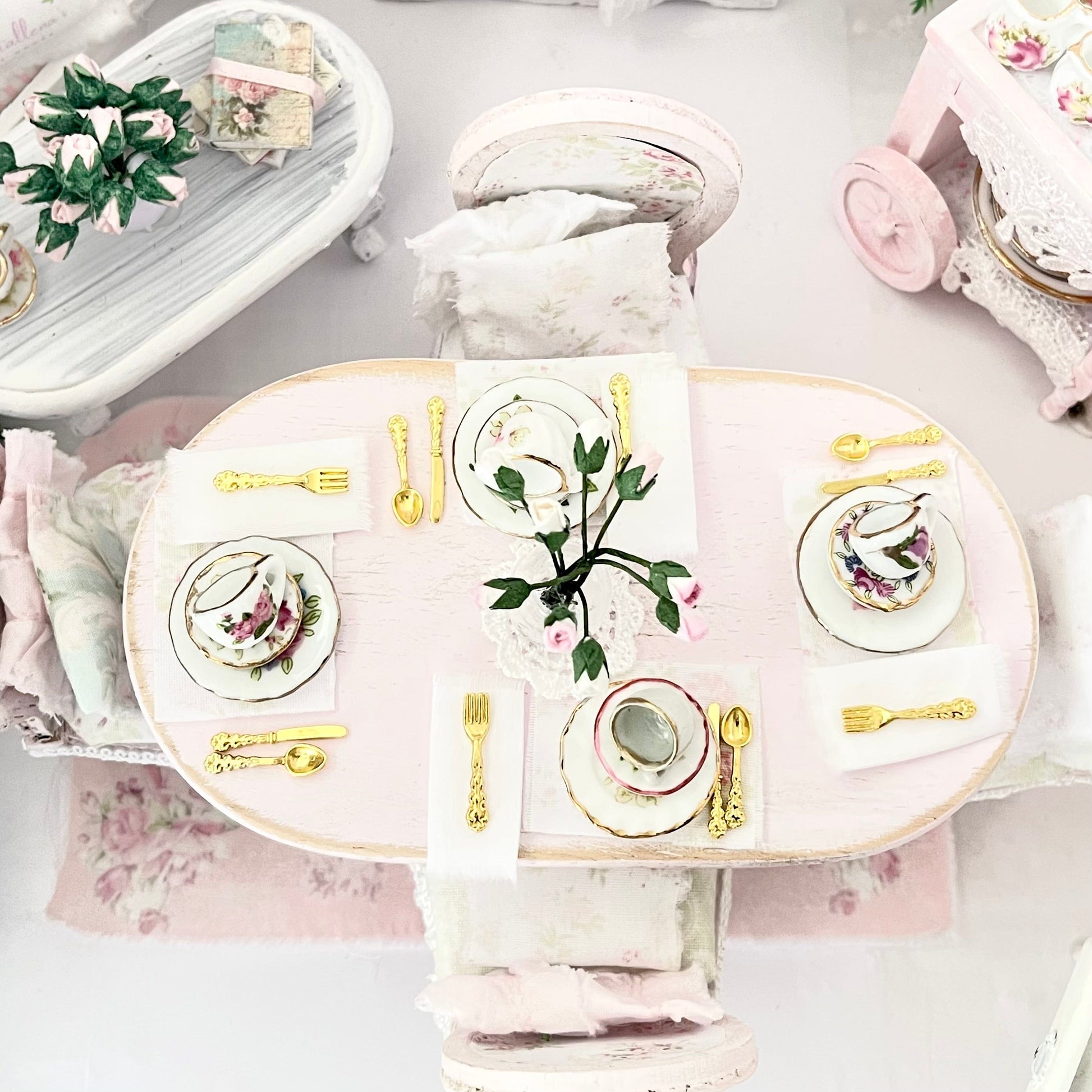 Chantallena Furniture 1:12 Scale Dollhouse Shabby Dining Table with Four Chairs- Seventh Petal Painted Furniture | Chantallena