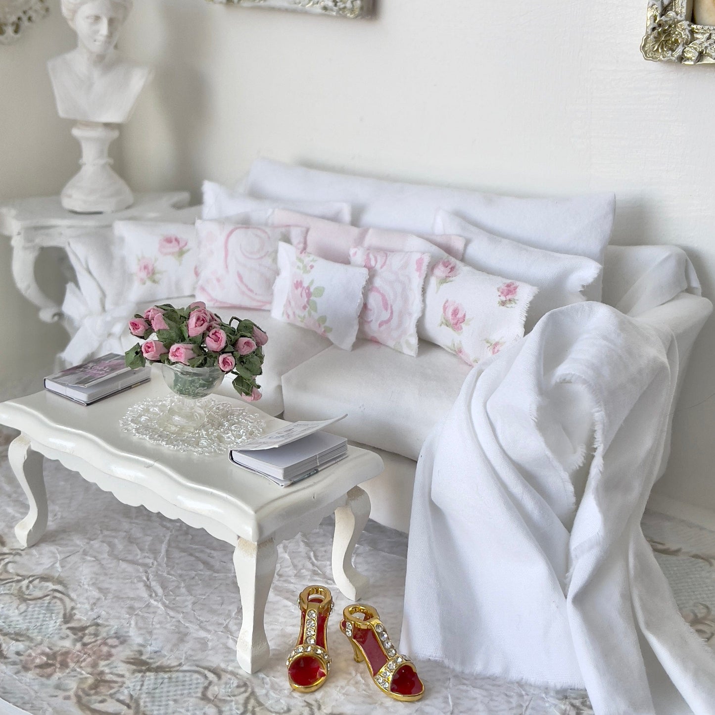 CHANTALLENA Pillow Set | Shabby Pink Roses and Celery Pillows with Throw- 1:12 scale | Shabby 1