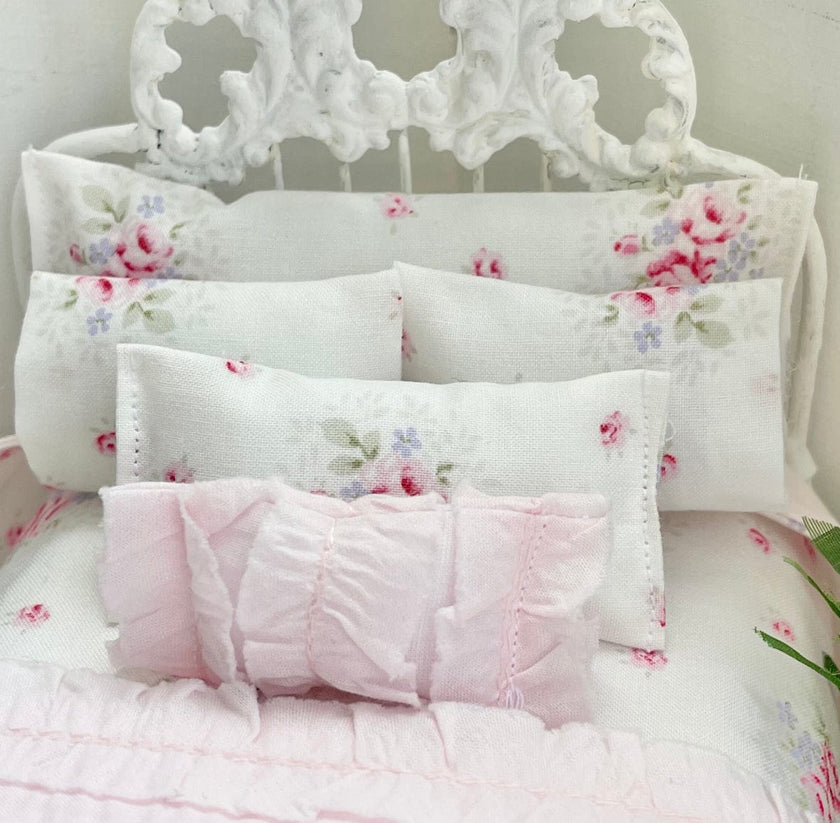 Chantallena White Bed Linens Maria-Pink Roses with Ruffled Throw Dollhouse Bedding Set-1:12 Scale| Forever in Bloom |Chantallena