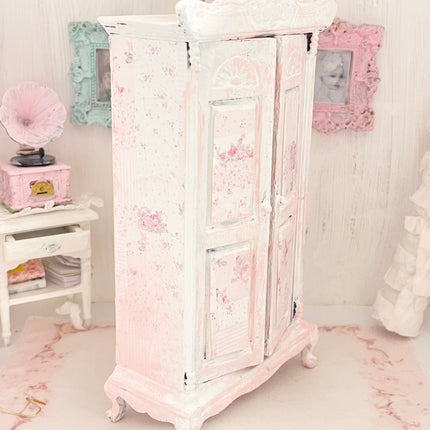 Chantallena White Bed Linens Pink Roses Decoupaged Wardrobe with Shabby  Dresses-1:12 Scale | Lillian’s Garden |Chantallena