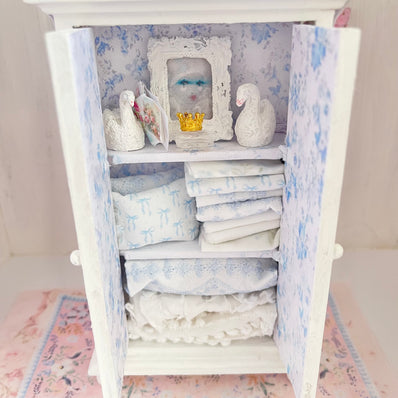 Chantallena White Bed Linens White Shabby Decoupaged Hutch with Blue Linens-1:12 Scale |Painted Petals Furniture |Chantallena