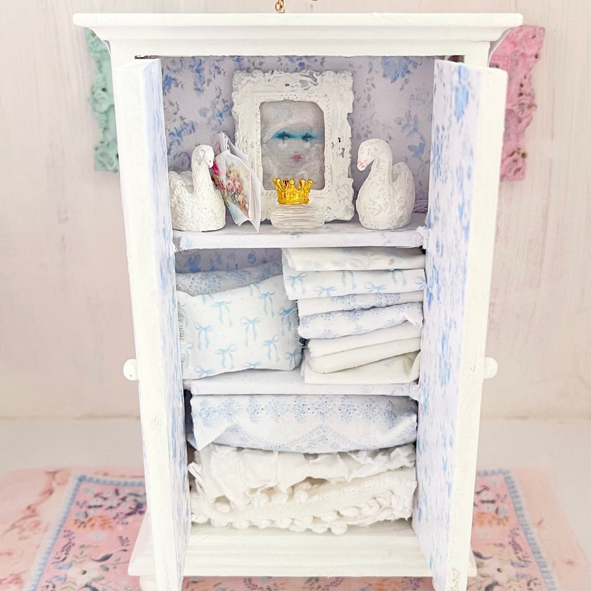 Chantallena White Bed Linens White Shabby Decoupaged Hutch with Blue Linens-1:12 Scale |Painted Petals Furniture |Chantallena