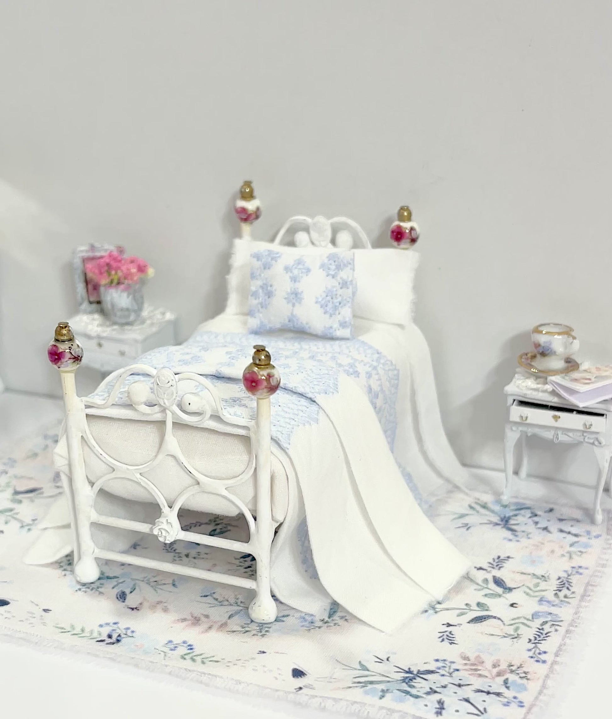 Dollhouse Linens and More, Custom made dollhouse drapes and beds