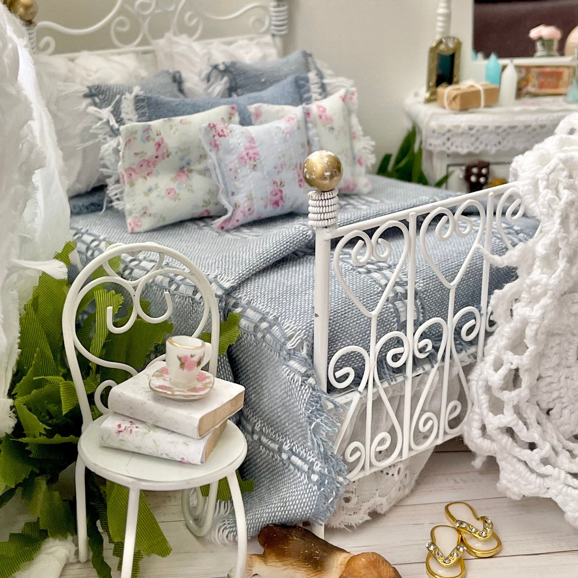 Chantallena Doll House Bedding Single Country Weekend - Raw Edged Blue Denim Single Bedding Set with Shabby Floral Pillows | Lillian Blue