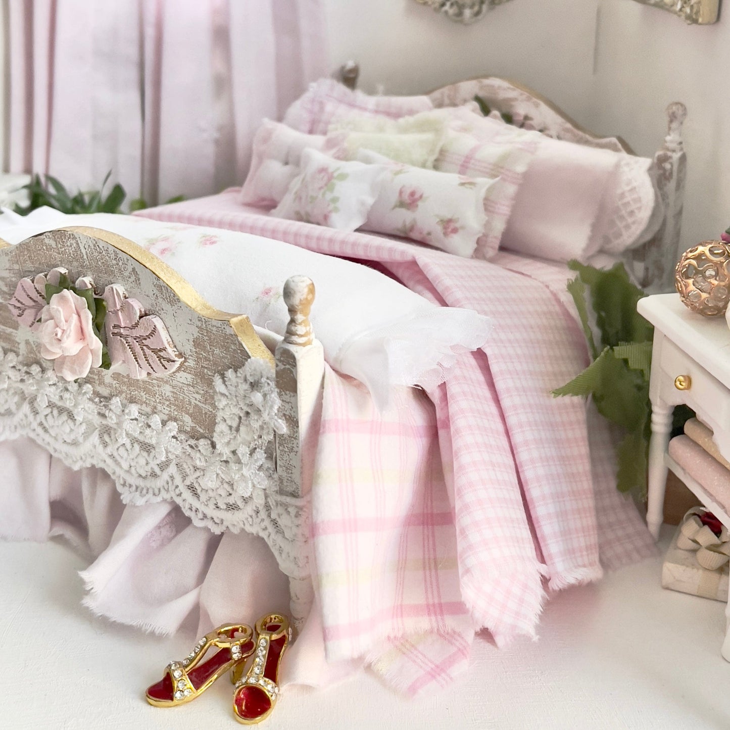 Chantallena Doll House Dressed Bed | Fifteen Piece White Cotton with Grand Pink Roses, Lace Accents, Ruffled Knit Throw | Grand Roses