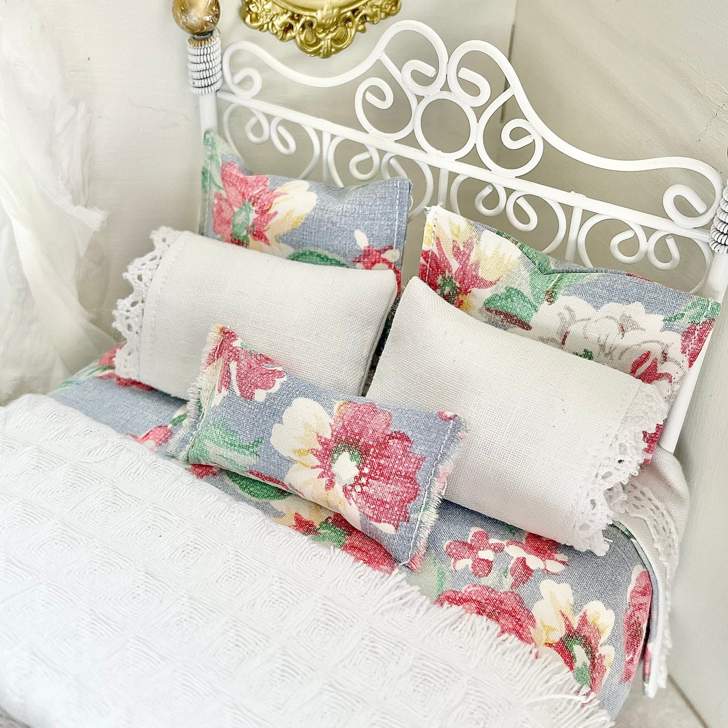 Chantallena Doll House Prairie Country - Blue Floral Cotton Bedding Set with White Lace Trim 1:12 Scale