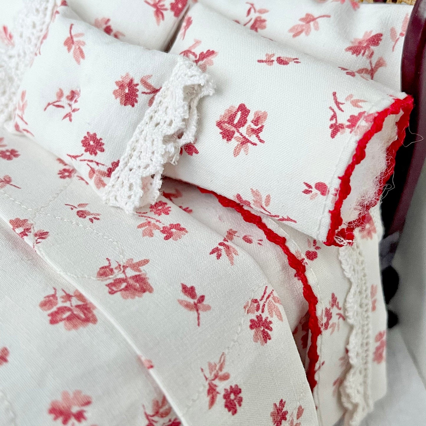 Chantallena Doll House Rustic Dollhouse Bedding, Petite Red Floral Cotton Bedding Set with Lace Trim, 1:12 Scale, Decor, Miniatures, Farmhouse Country, Chantallena