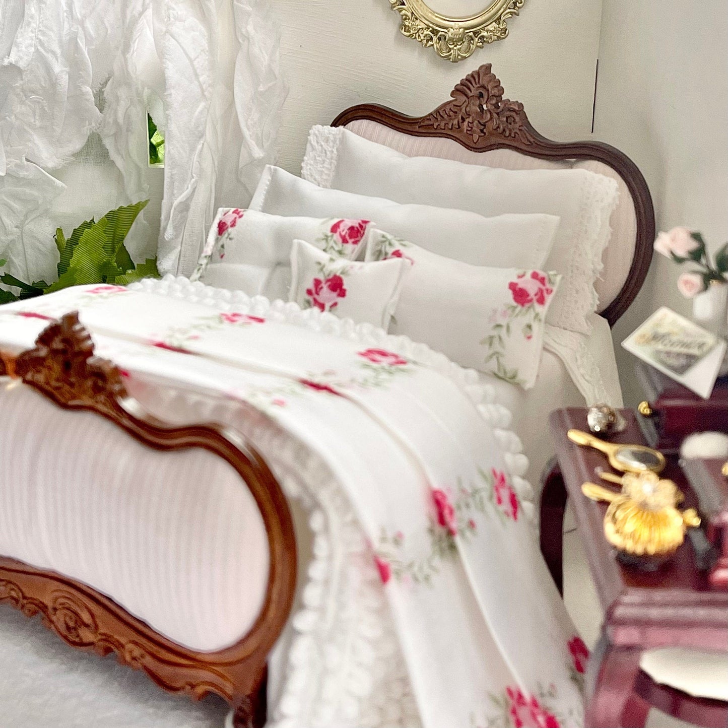 Chantallena Doll House Shabby Cottage - Eight Piece Shabby White Cotton Bedding Set with Dark Pink Roses Bed Runner