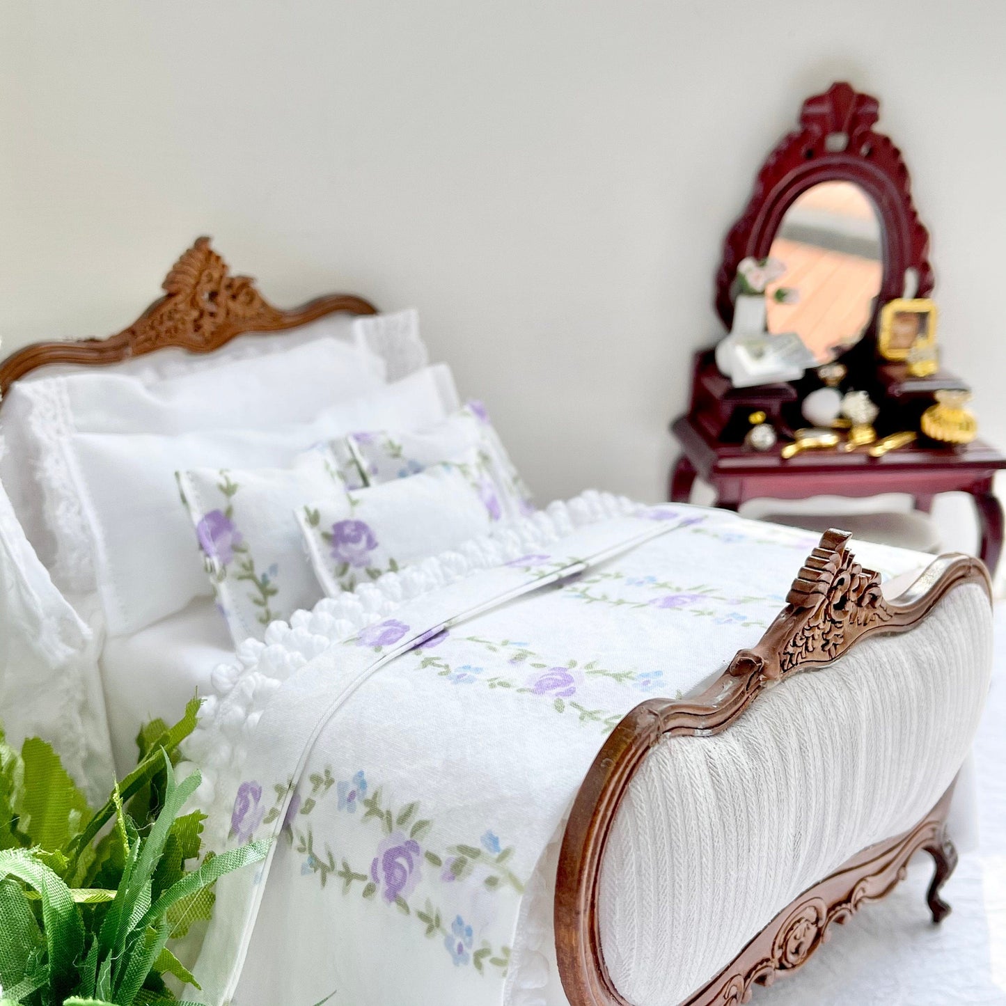 Chantallena Doll House Shabby Cottage - Eight Piece White Cotton Bedding Set with Lavender Rose Trellis Bed Runner