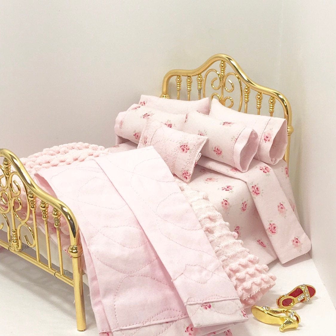 Chantallena Doll House Shabby Cottage -  Nine Piece Shabby Dark Pink Roses Cotton Bedding Set