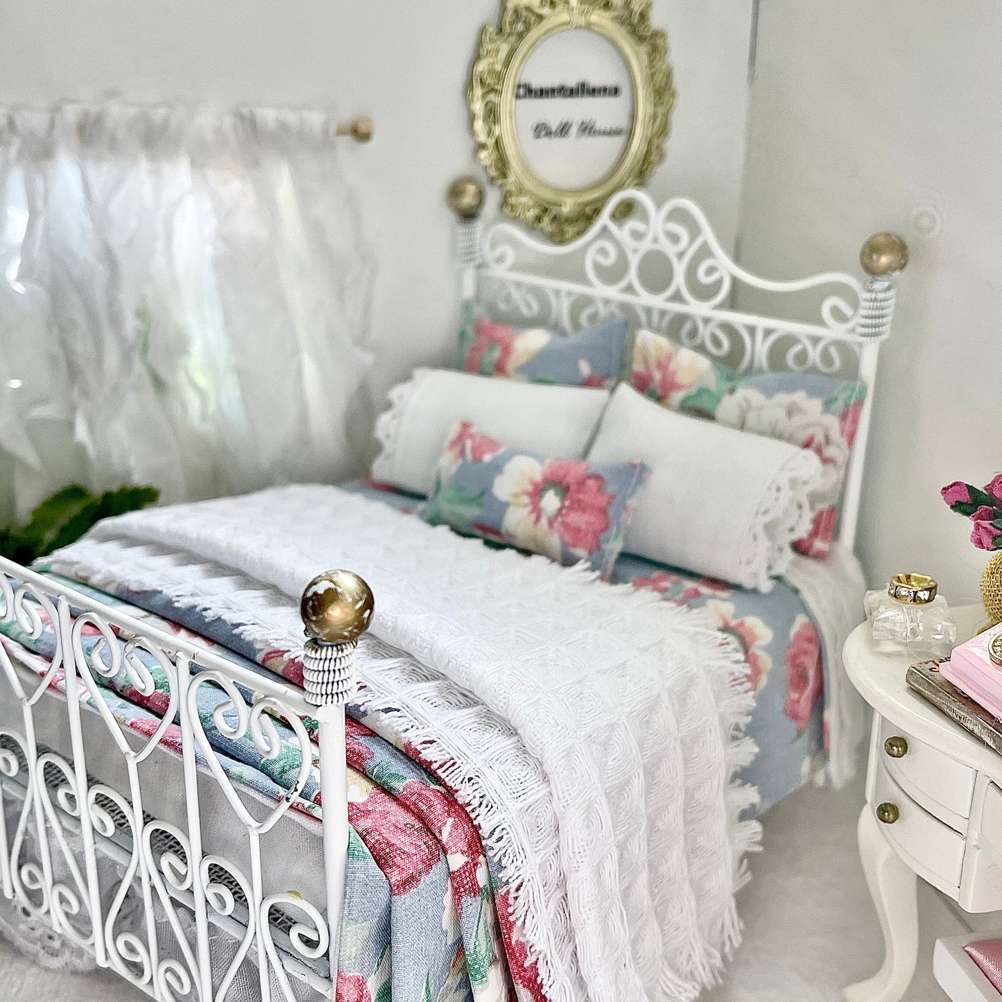 Chantallena Doll House Single Bedding Set Prairie Country - Blue Floral Cotton Bedding Set with White Lace Trim 1:12 Scale