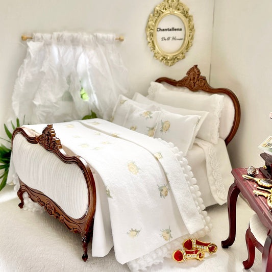 Chantallena Doll House single Shabby Cottage -  Eight Piece Shabby White Cotton Bedding Set with Yellow Roses Bed Runner
