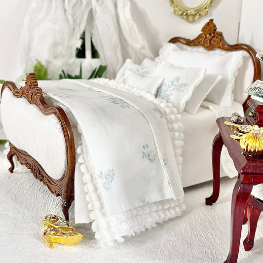 Chantallena Doll House single Shabby Cottage -  Eight Piece White Cotton Bedding Set with Blue Roses Clusters Bed Runner