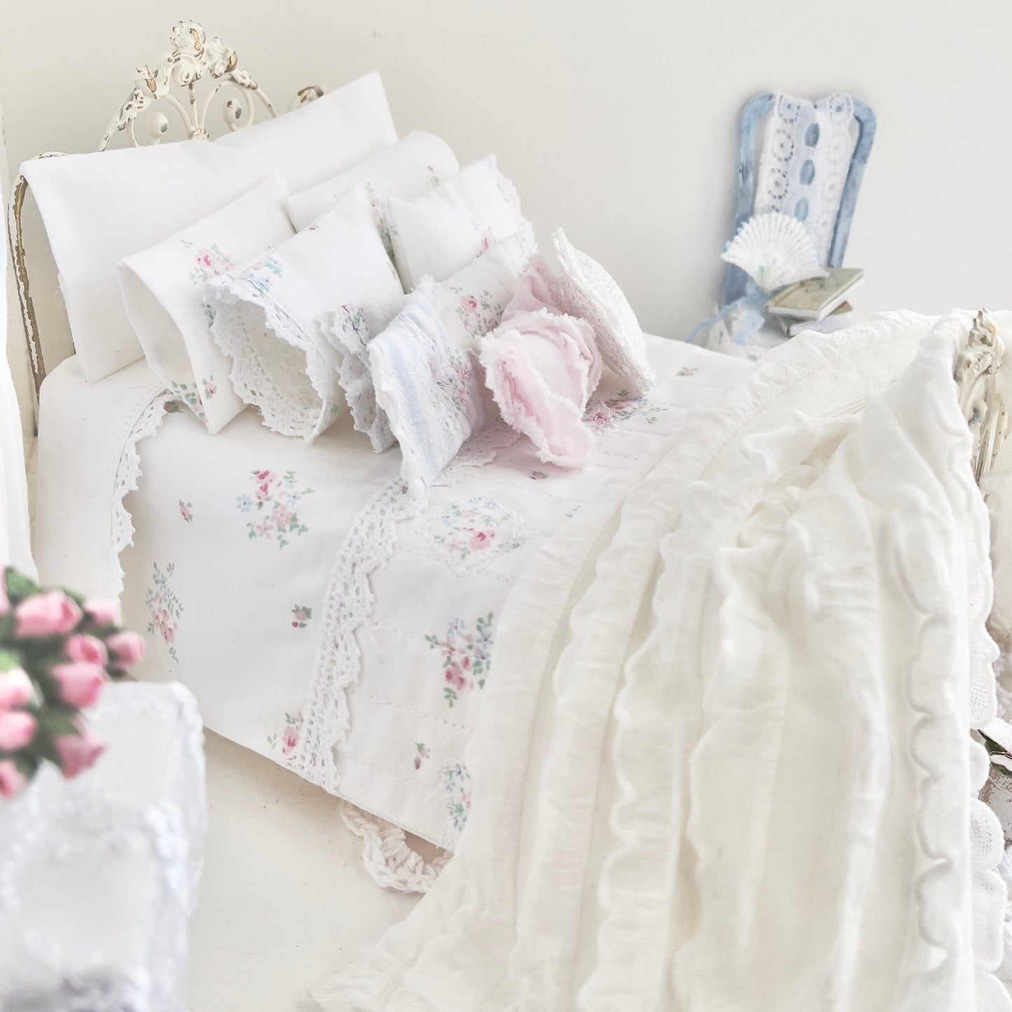 Chantallena Doll House SINGLE Shabby Cottage | Twelve Piece Blue and Pink Floral Bedding Set | Brooke