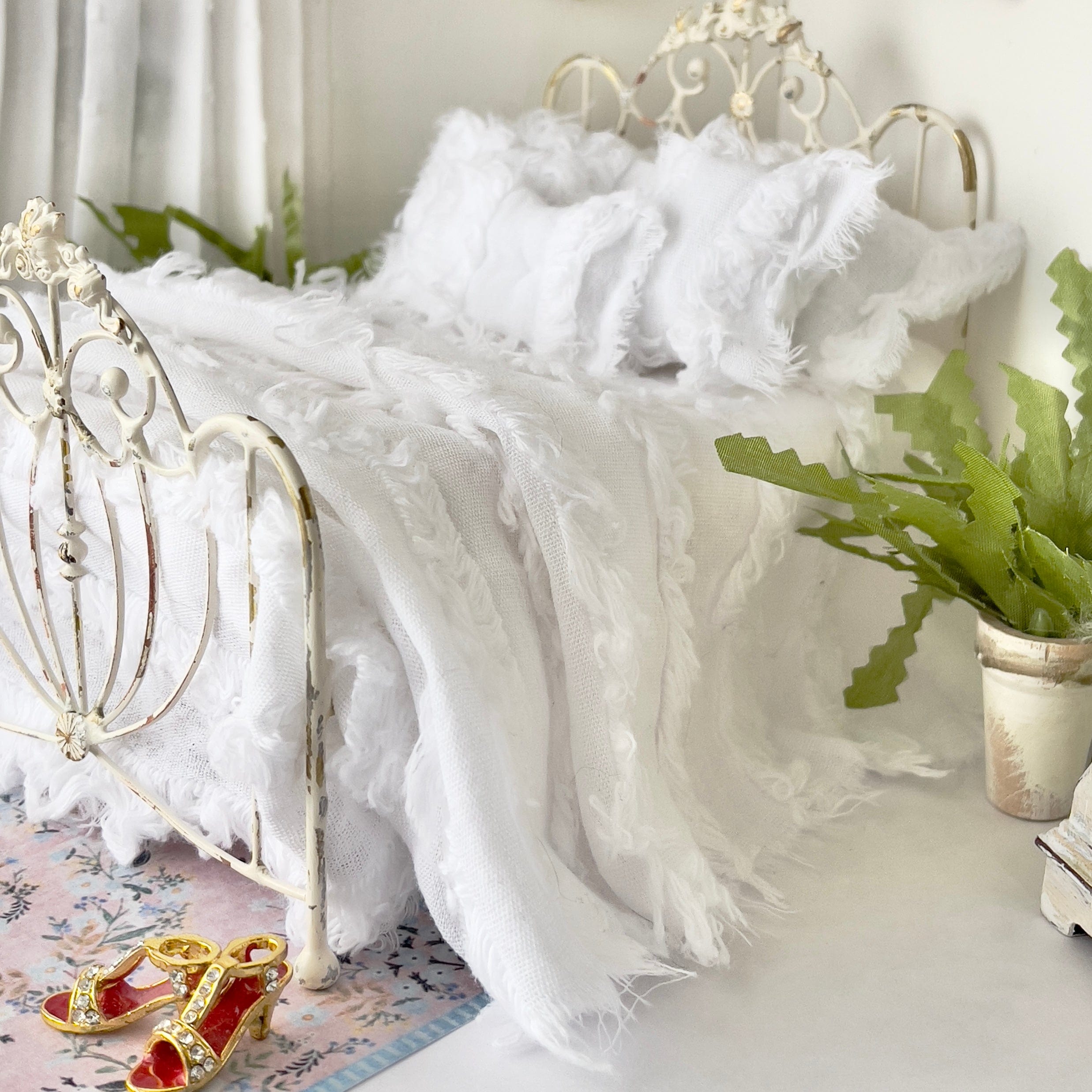 Chantallena White Bed Linens Boundless White |Whisper-Thin White Textured Raw-Edged Cotton Fringed Set | Dorian